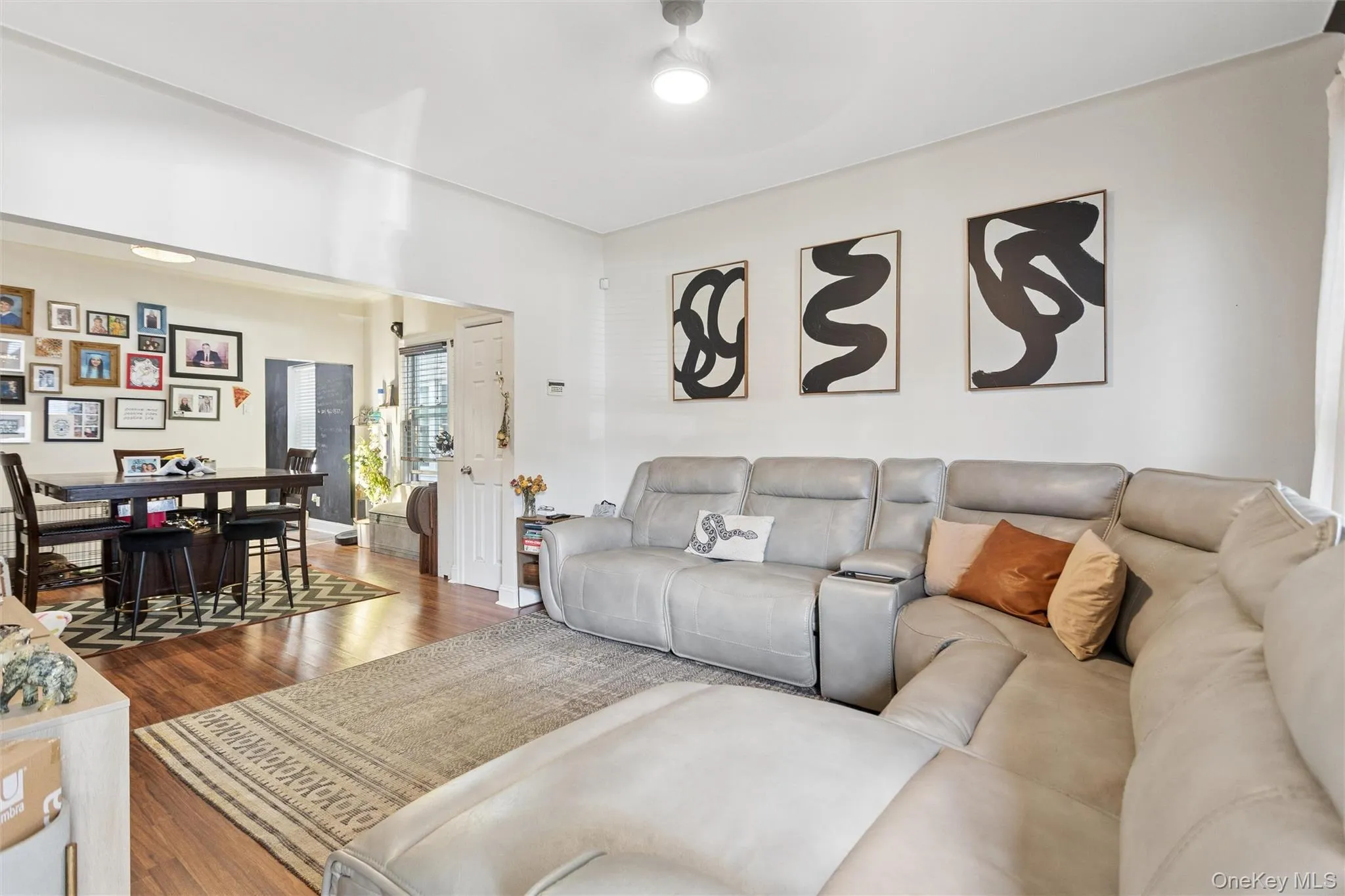 3046 Coddington Avenue, New York, NY, 3 Bedrooms Bedrooms, 12 Rooms Rooms,2 BathroomsBathrooms,Residential,For Rent,Coddington,0,1026373 3046 Coddington Avenue, New York, NY, 3 Bedrooms Bedrooms, 12 Rooms Rooms,2 BathroomsBathrooms,Residential,For Rent,Coddington,0,1026373