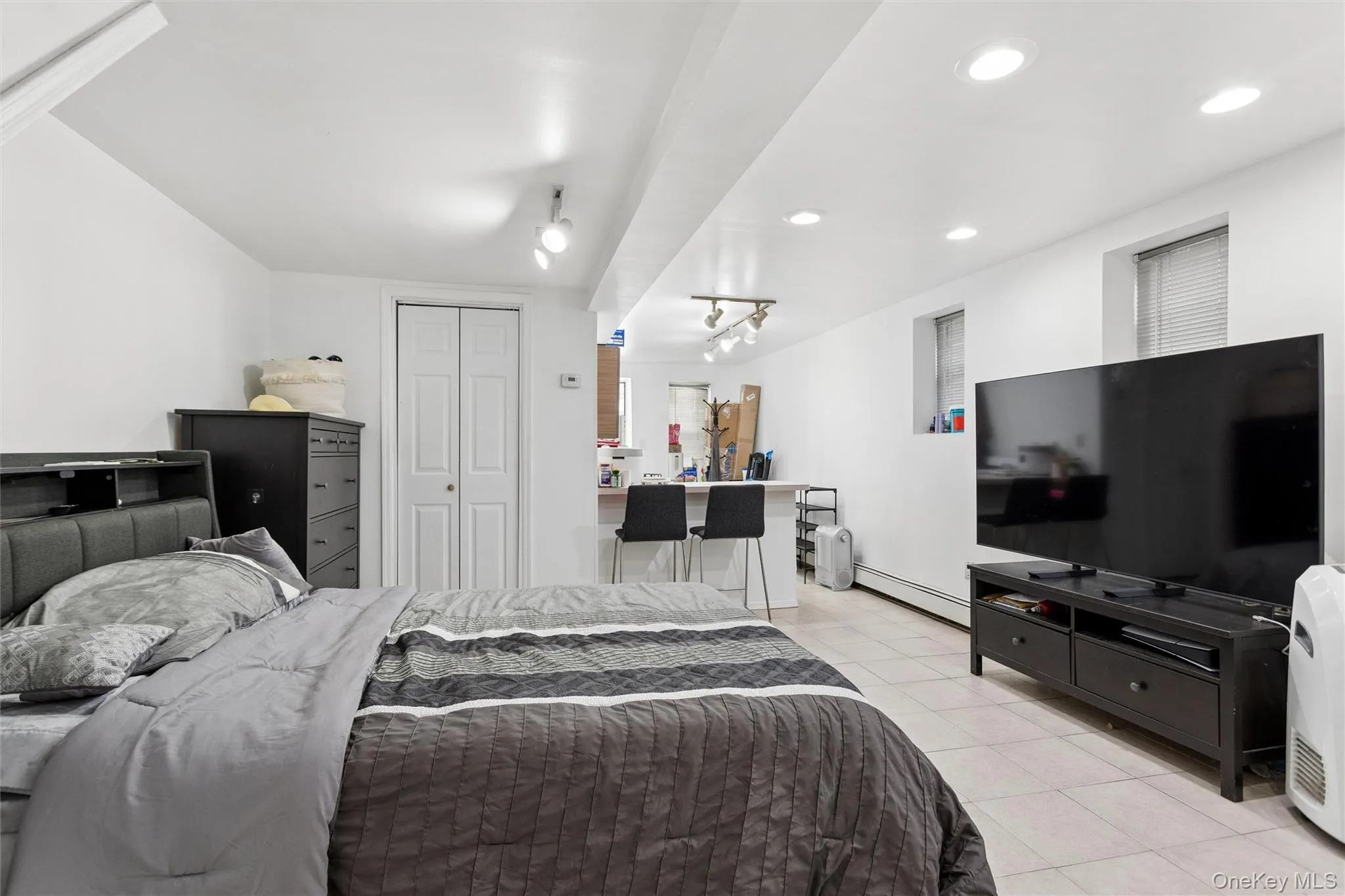 3046 Coddington Avenue, New York, NY, 3 Bedrooms Bedrooms, 12 Rooms Rooms,2 BathroomsBathrooms,Residential,For Rent,Coddington,0,1026373 3046 Coddington Avenue, New York, NY, 3 Bedrooms Bedrooms, 12 Rooms Rooms,2 BathroomsBathrooms,Residential,For Rent,Coddington,0,1026373