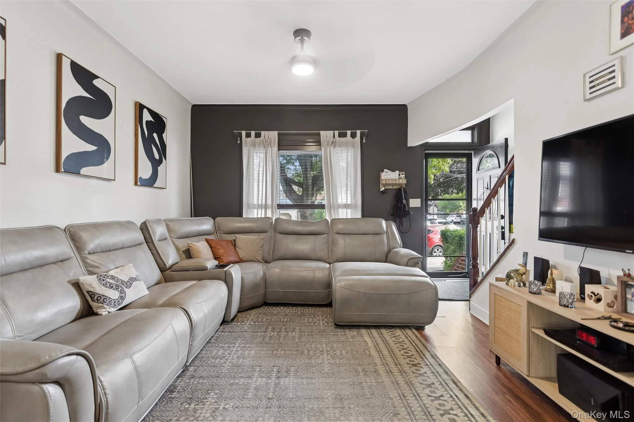 3046 Coddington Avenue, New York, NY, 3 Bedrooms Bedrooms, 12 Rooms Rooms,2 BathroomsBathrooms,Residential,For Rent,Coddington,0,1026373 3046 Coddington Avenue, New York, NY, 3 Bedrooms Bedrooms, 12 Rooms Rooms,2 BathroomsBathrooms,Residential,For Rent,Coddington,0,1026373