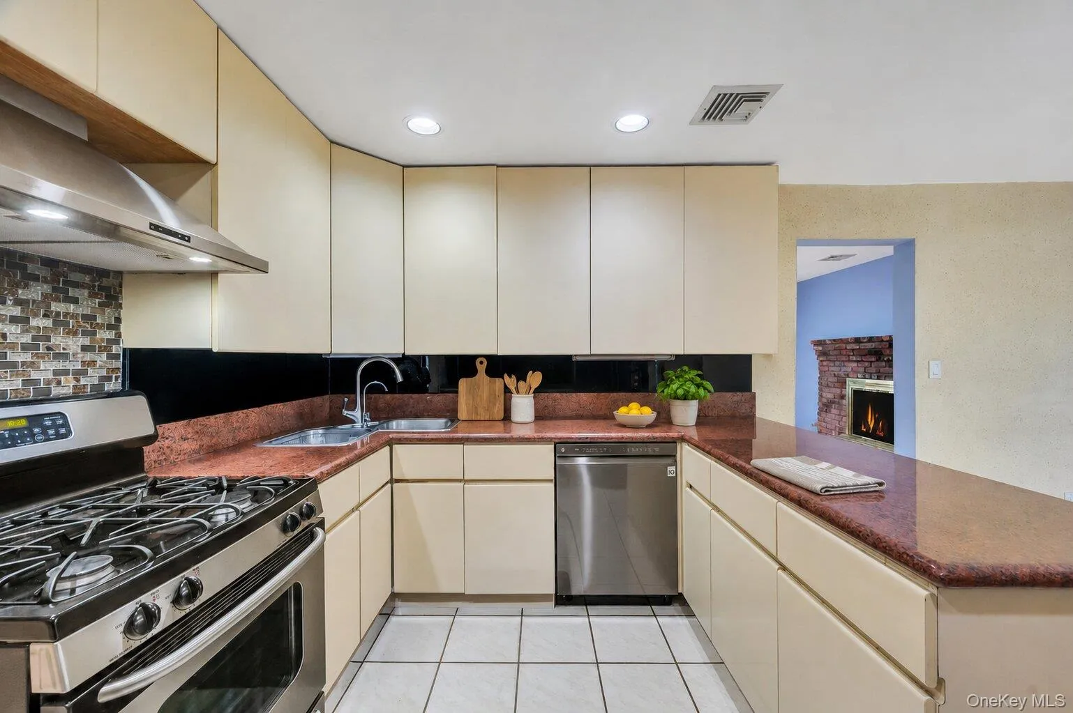 111 Melanie Drive, Hempstead, NY, 4 Bedrooms Bedrooms, 12 Rooms Rooms,2 BathroomsBathrooms,Residential,For Rent,Melanie,0,1026377 111 Melanie Drive, Hempstead, NY, 4 Bedrooms Bedrooms, 12 Rooms Rooms,2 BathroomsBathrooms,Residential,For Rent,Melanie,0,1026377