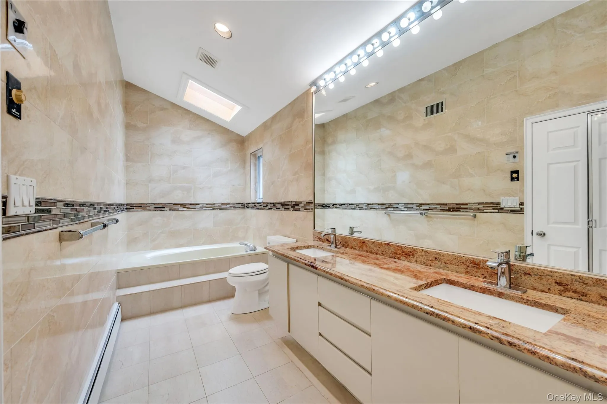 111 Melanie Drive, Hempstead, NY, 4 Bedrooms Bedrooms, 12 Rooms Rooms,2 BathroomsBathrooms,Residential,For Rent,Melanie,0,1026377 111 Melanie Drive, Hempstead, NY, 4 Bedrooms Bedrooms, 12 Rooms Rooms,2 BathroomsBathrooms,Residential,For Rent,Melanie,0,1026377