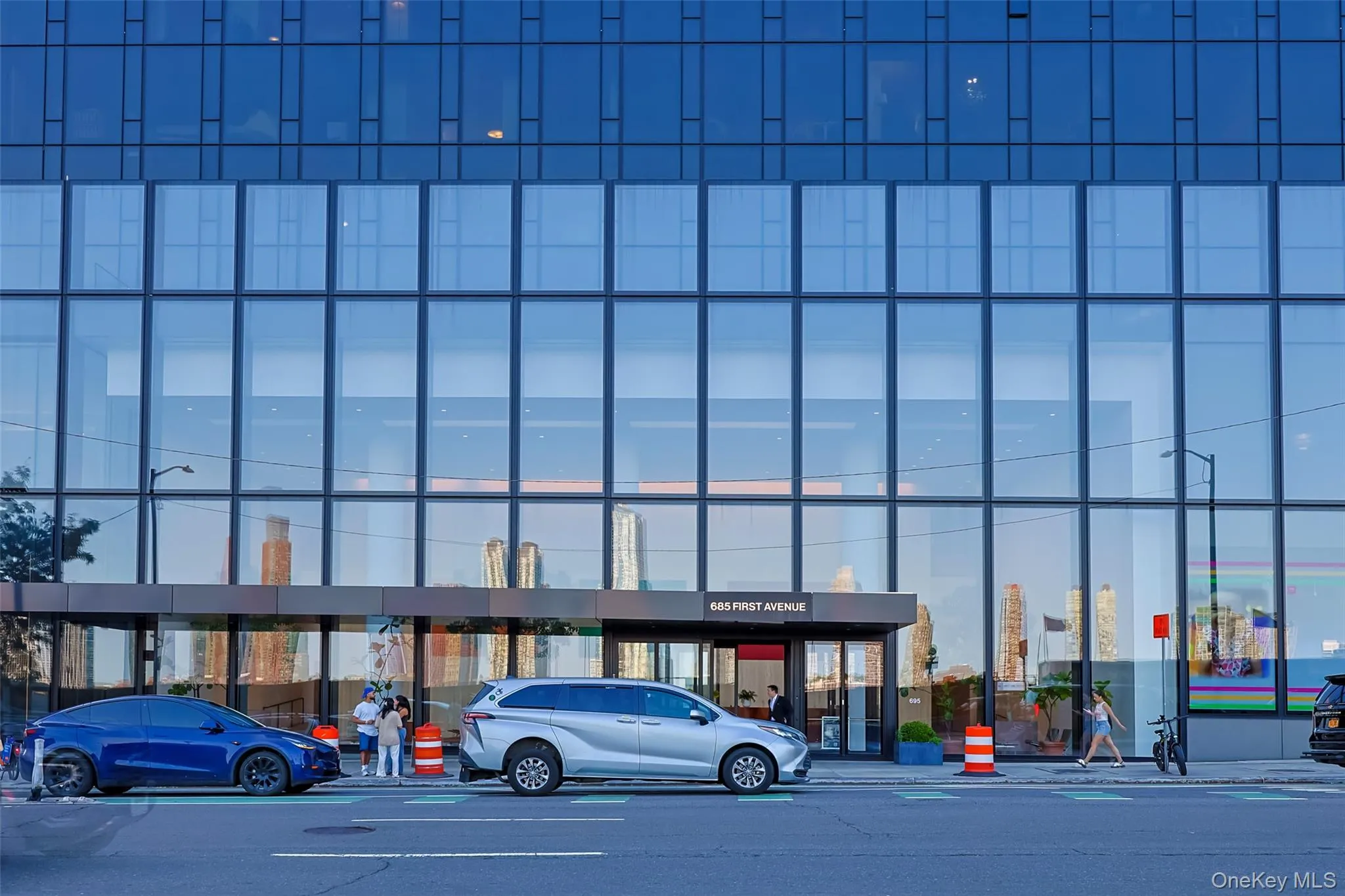 Building Entrance with private porte-cochere Building Entrance with private porte-cochere