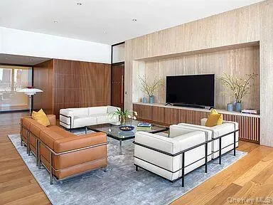 Lounge Area located in Common Area on 2nd Floor Lounge Area located in Common Area on 2nd Floor