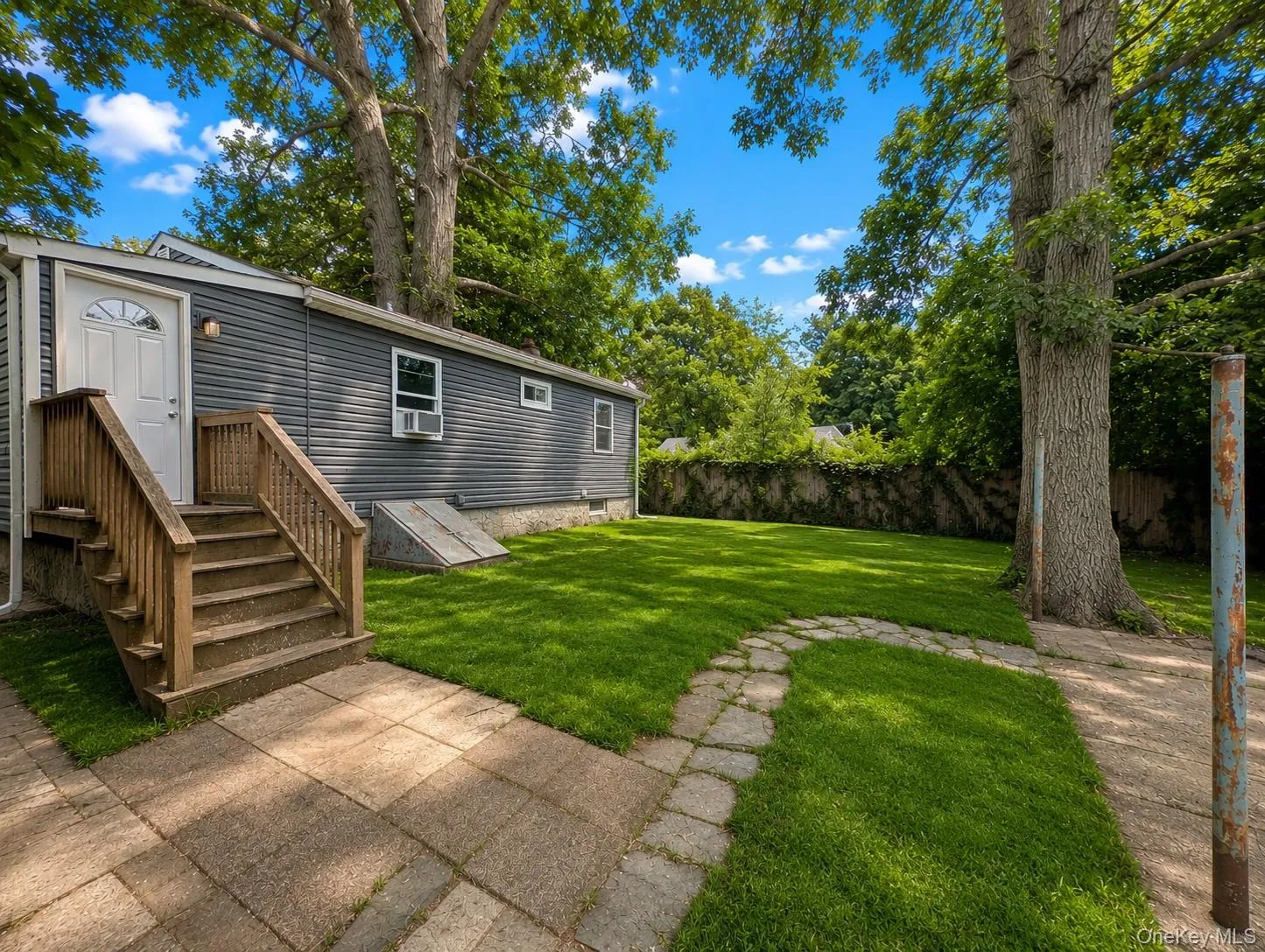 52 King Road, Brookhaven, NY, 3 Bedrooms Bedrooms, 5 Rooms Rooms,1 BathroomBathrooms,Residential,For Rent,King,0,1026387 52 King Road, Brookhaven, NY, 3 Bedrooms Bedrooms, 5 Rooms Rooms,1 BathroomBathrooms,Residential,For Rent,King,0,1026387