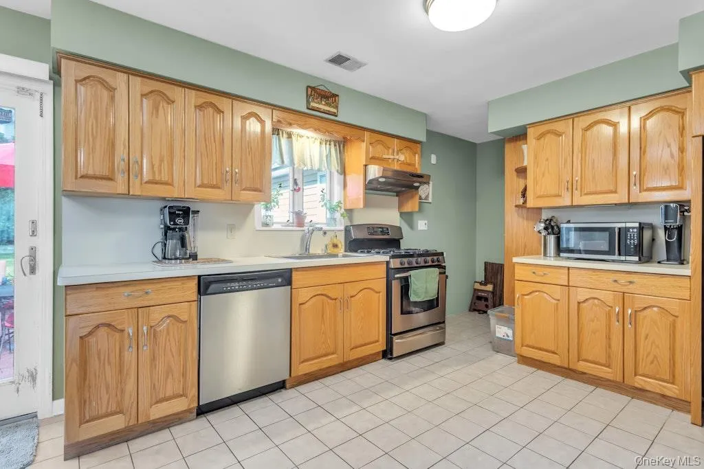 Eat in Kitchen Eat in Kitchen