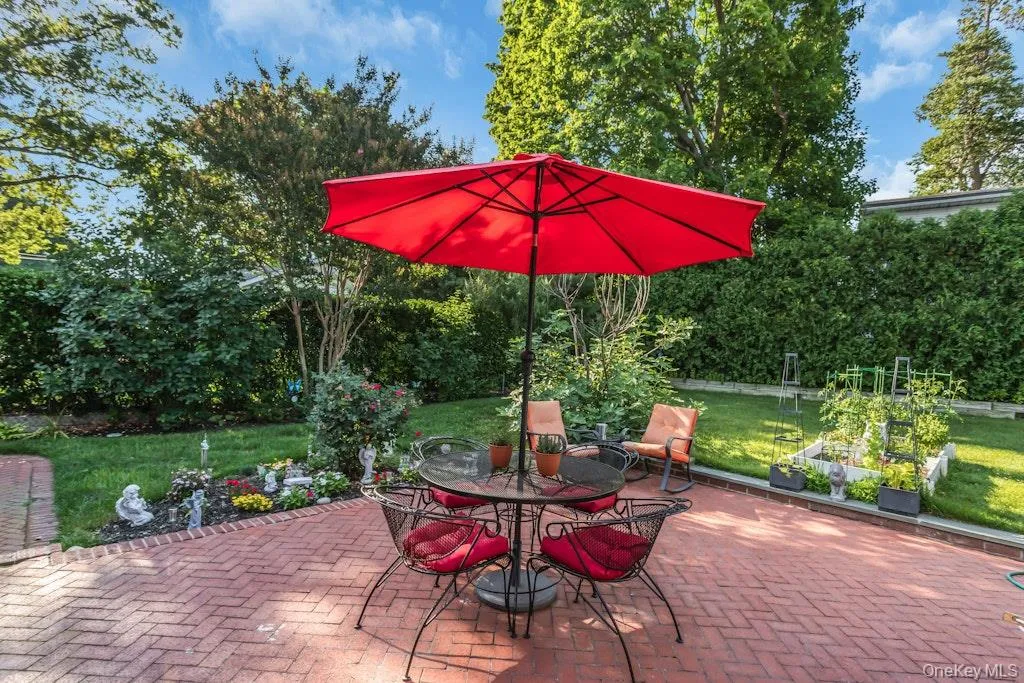 6 Emerald Drive, Glen Cove, NY, 4 Bedrooms Bedrooms, 5 Rooms Rooms,2 BathroomsBathrooms,Residential,For Rent,Emerald,0,1026388 6 Emerald Drive, Glen Cove, NY, 4 Bedrooms Bedrooms, 5 Rooms Rooms,2 BathroomsBathrooms,Residential,For Rent,Emerald,0,1026388