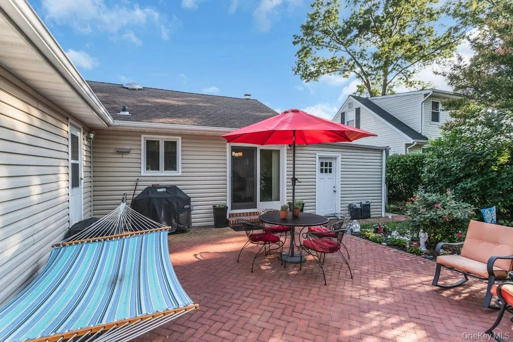 6 Emerald Drive, Glen Cove, NY, 4 Bedrooms Bedrooms, 5 Rooms Rooms,2 BathroomsBathrooms,Residential,For Rent,Emerald,0,1026388 6 Emerald Drive, Glen Cove, NY, 4 Bedrooms Bedrooms, 5 Rooms Rooms,2 BathroomsBathrooms,Residential,For Rent,Emerald,0,1026388