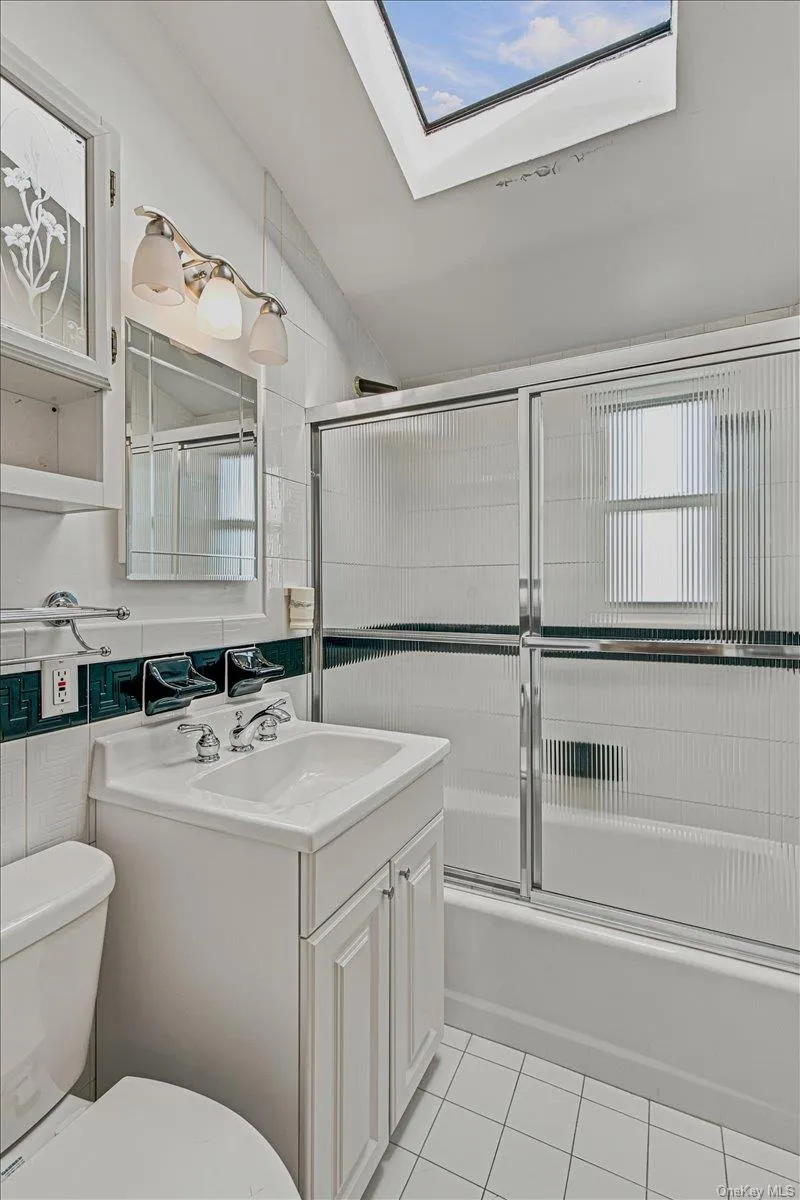 151-28 9th Avenue, New York, NY, 3 Bedrooms Bedrooms, 9 Rooms Rooms,2 BathroomsBathrooms,Residential,For Rent,9th,0,1026389 151-28 9th Avenue, New York, NY, 3 Bedrooms Bedrooms, 9 Rooms Rooms,2 BathroomsBathrooms,Residential,For Rent,9th,0,1026389