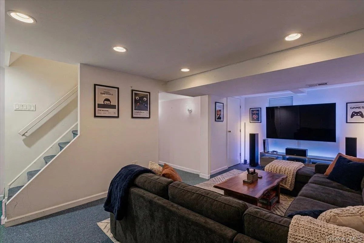 151-28 9th Avenue, New York, NY, 3 Bedrooms Bedrooms, 9 Rooms Rooms,2 BathroomsBathrooms,Residential,For Rent,9th,0,1026389 151-28 9th Avenue, New York, NY, 3 Bedrooms Bedrooms, 9 Rooms Rooms,2 BathroomsBathrooms,Residential,For Rent,9th,0,1026389
