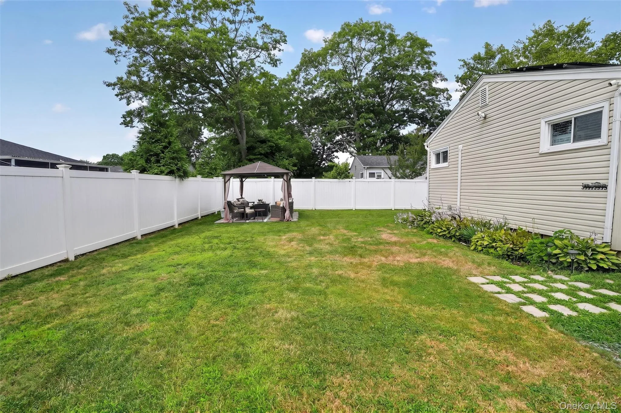 50 Lantern Street, Huntington, NY, 3 Bedrooms Bedrooms, 8 Rooms Rooms,2 BathroomsBathrooms,Residential,For Rent,Lantern,0,1026396 50 Lantern Street, Huntington, NY, 3 Bedrooms Bedrooms, 8 Rooms Rooms,2 BathroomsBathrooms,Residential,For Rent,Lantern,0,1026396