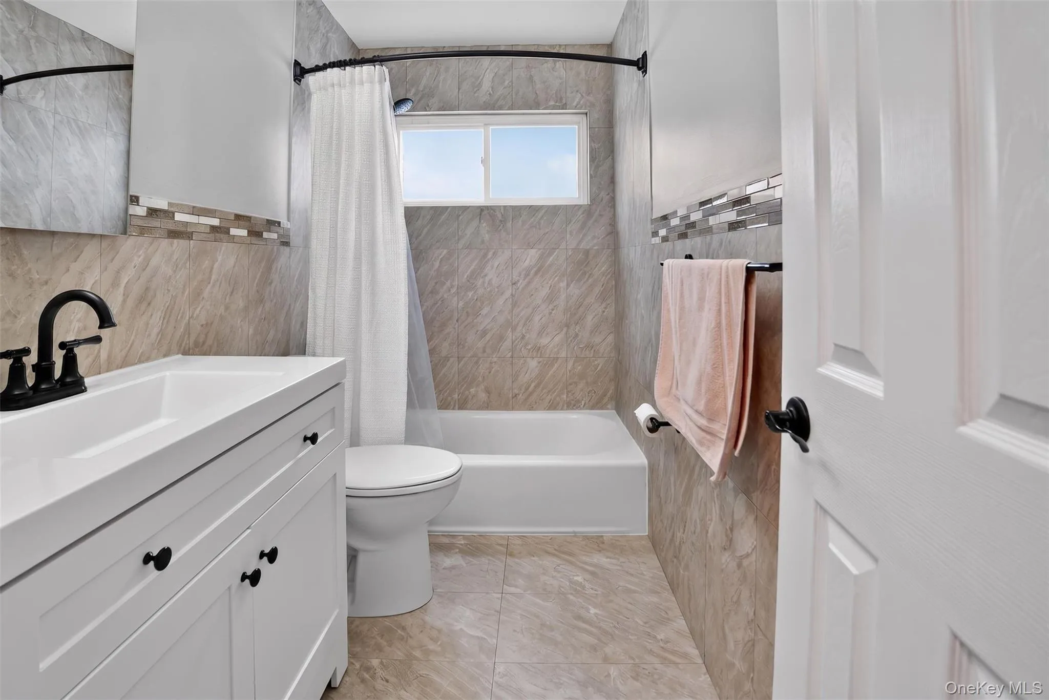 50 Lantern Street, Huntington, NY, 3 Bedrooms Bedrooms, 8 Rooms Rooms,2 BathroomsBathrooms,Residential,For Rent,Lantern,0,1026396 50 Lantern Street, Huntington, NY, 3 Bedrooms Bedrooms, 8 Rooms Rooms,2 BathroomsBathrooms,Residential,For Rent,Lantern,0,1026396