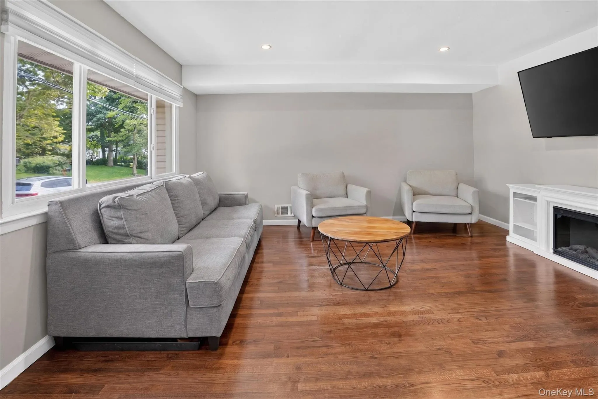 50 Lantern Street, Huntington, NY, 3 Bedrooms Bedrooms, 8 Rooms Rooms,2 BathroomsBathrooms,Residential,For Rent,Lantern,0,1026396 50 Lantern Street, Huntington, NY, 3 Bedrooms Bedrooms, 8 Rooms Rooms,2 BathroomsBathrooms,Residential,For Rent,Lantern,0,1026396