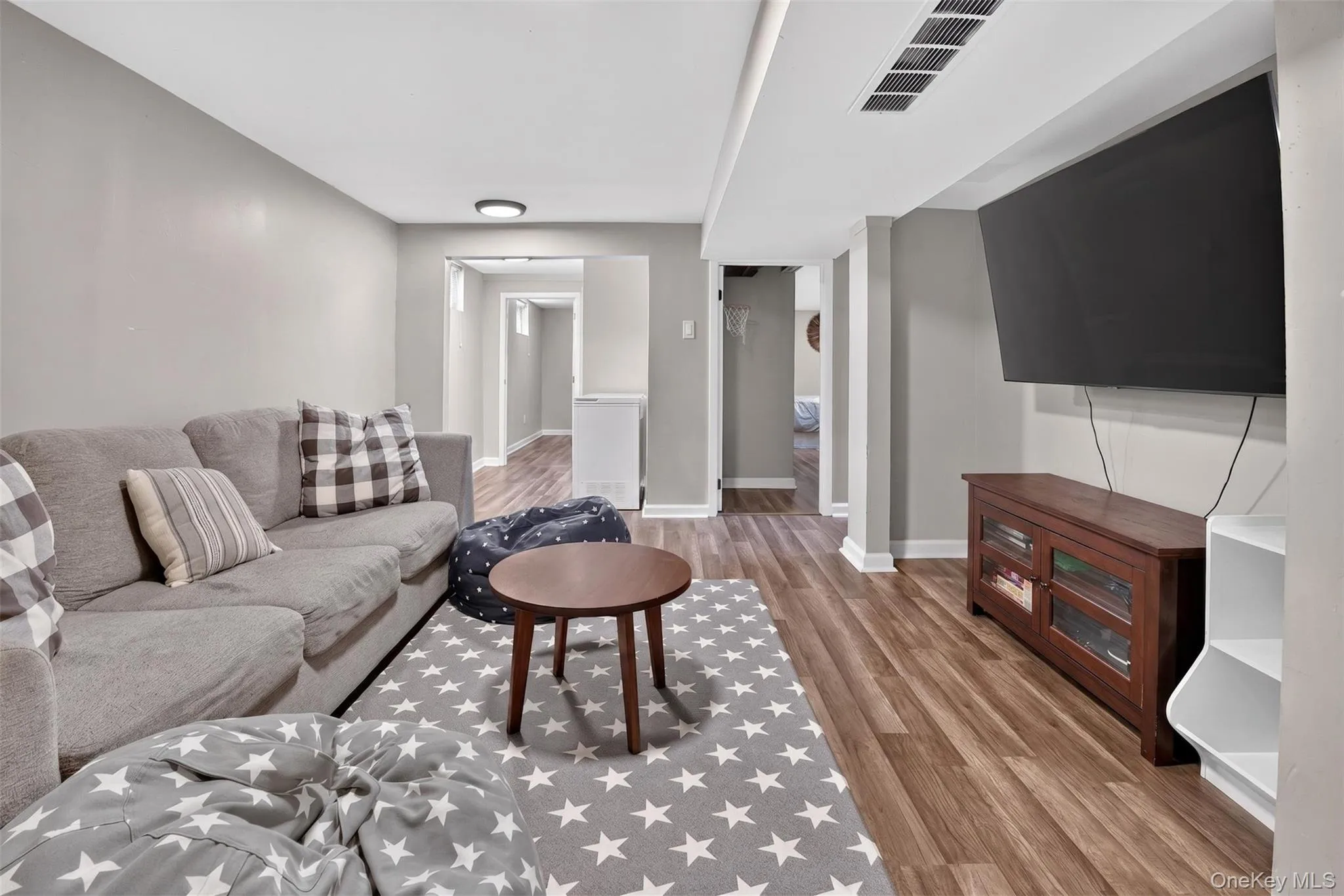 50 Lantern Street, Huntington, NY, 3 Bedrooms Bedrooms, 8 Rooms Rooms,2 BathroomsBathrooms,Residential,For Rent,Lantern,0,1026396 50 Lantern Street, Huntington, NY, 3 Bedrooms Bedrooms, 8 Rooms Rooms,2 BathroomsBathrooms,Residential,For Rent,Lantern,0,1026396
