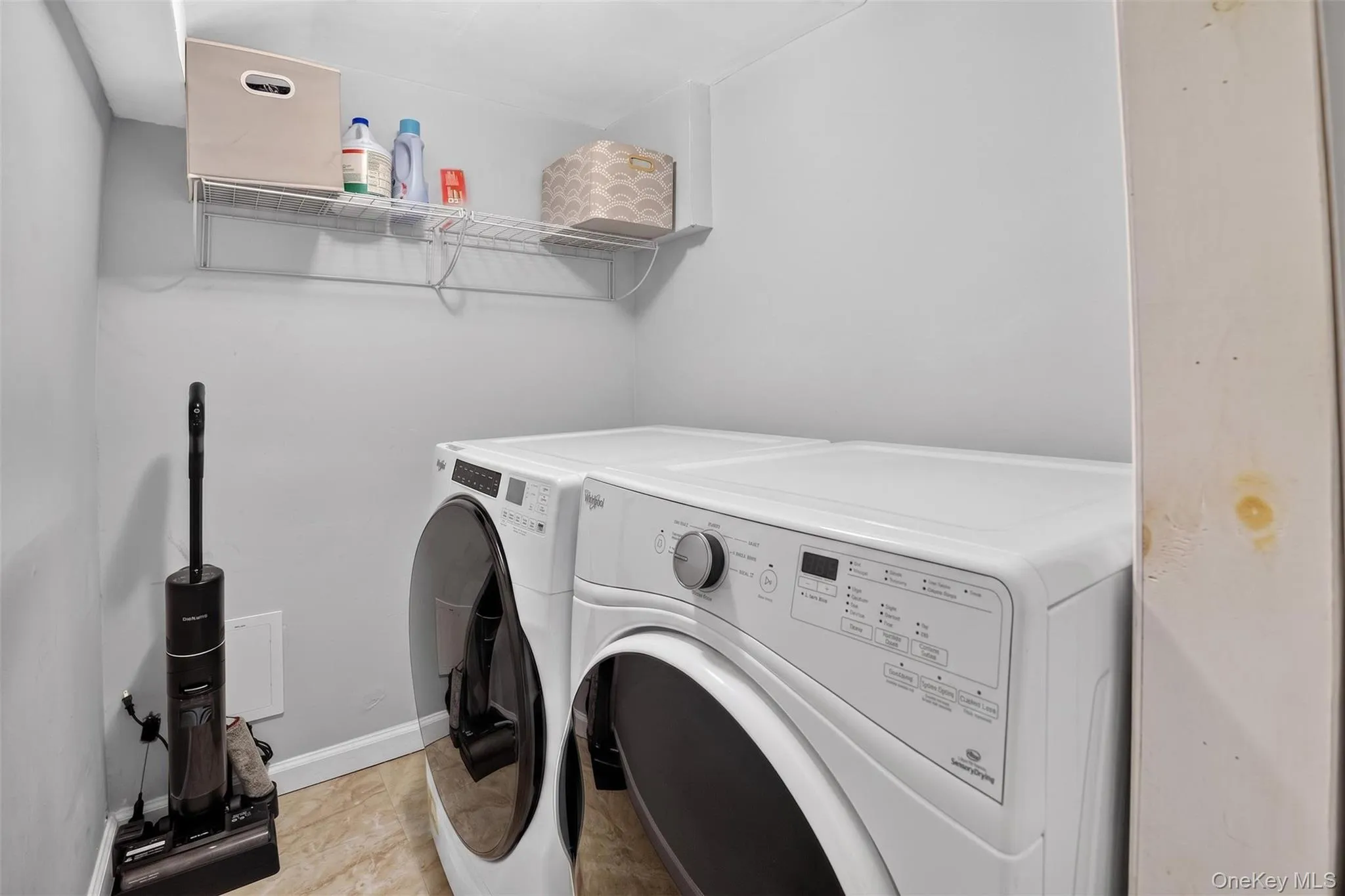 50 Lantern Street, Huntington, NY, 3 Bedrooms Bedrooms, 8 Rooms Rooms,2 BathroomsBathrooms,Residential,For Rent,Lantern,0,1026396 50 Lantern Street, Huntington, NY, 3 Bedrooms Bedrooms, 8 Rooms Rooms,2 BathroomsBathrooms,Residential,For Rent,Lantern,0,1026396