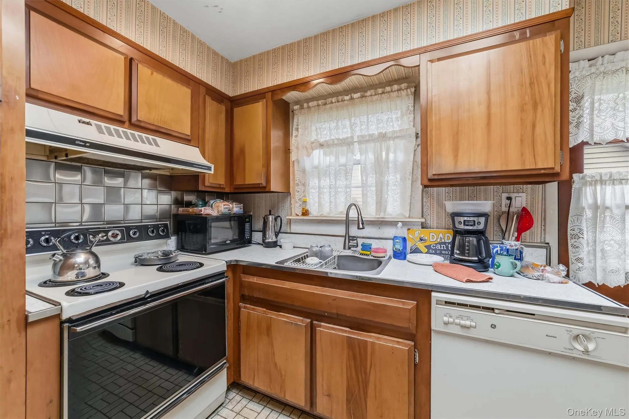 55 Sunset Drive, Cortlandt, NY, 3 Bedrooms Bedrooms, 6 Rooms Rooms,1 BathroomBathrooms,Residential,For Rent,Sunset,0,1026398 55 Sunset Drive, Cortlandt, NY, 3 Bedrooms Bedrooms, 6 Rooms Rooms,1 BathroomBathrooms,Residential,For Rent,Sunset,0,1026398