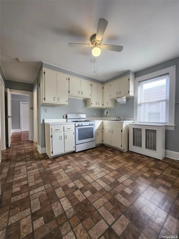 17 Tilrose Avenue, Hempstead, NY, 2 Bedrooms Bedrooms, 6 Rooms Rooms,1 BathroomBathrooms,Residential Lease,For Rent,Tilrose,0,1026402 17 Tilrose Avenue, Hempstead, NY, 2 Bedrooms Bedrooms, 6 Rooms Rooms,1 BathroomBathrooms,Residential Lease,For Rent,Tilrose,0,1026402