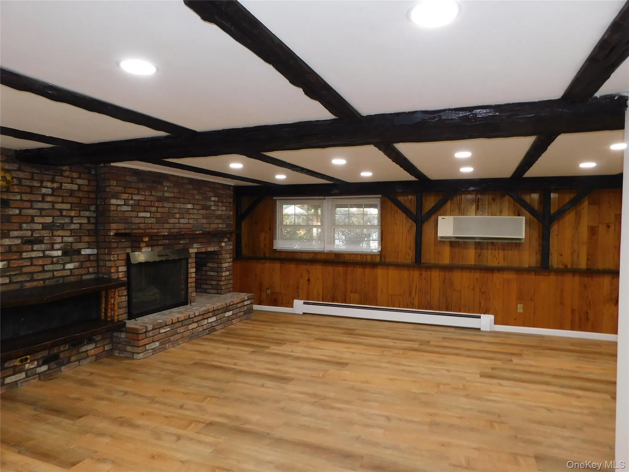 36 Wedgewood Drive, Brookhaven, NY, 1 Bedroom Bedrooms, 4 Rooms Rooms,1 BathroomBathrooms,Residential Lease,For Rent,Wedgewood,0,1026407 36 Wedgewood Drive, Brookhaven, NY, 1 Bedroom Bedrooms, 4 Rooms Rooms,1 BathroomBathrooms,Residential Lease,For Rent,Wedgewood,0,1026407
