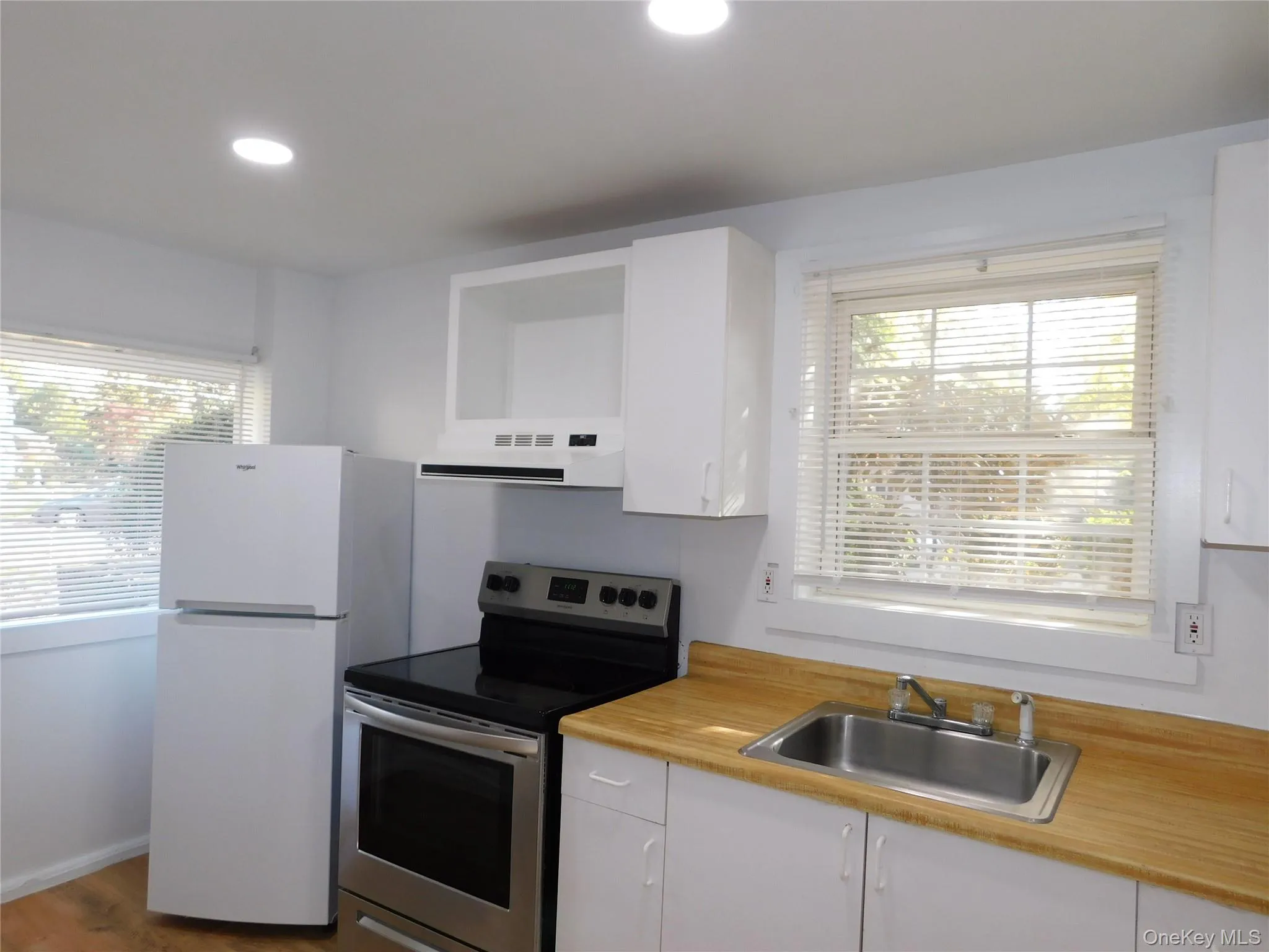 36 Wedgewood Drive, Brookhaven, NY, 1 Bedroom Bedrooms, 4 Rooms Rooms,1 BathroomBathrooms,Residential Lease,For Rent,Wedgewood,0,1026407 36 Wedgewood Drive, Brookhaven, NY, 1 Bedroom Bedrooms, 4 Rooms Rooms,1 BathroomBathrooms,Residential Lease,For Rent,Wedgewood,0,1026407