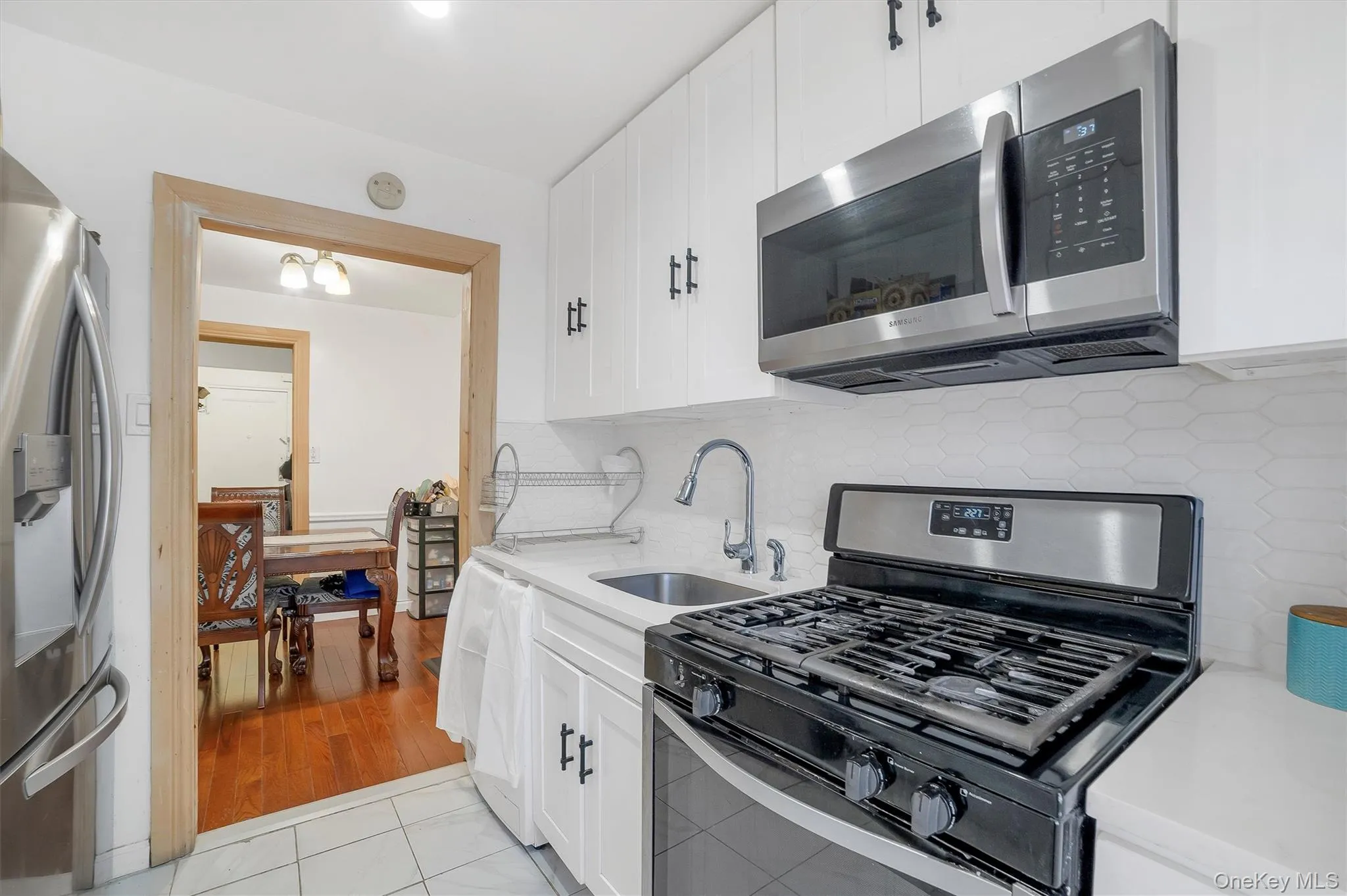 2750 Olinville Avenue, New York, NY, 2 Bedrooms Bedrooms, 4 Rooms Rooms,1 BathroomBathrooms,Residential,For Rent,Olinville,0,1026411 2750 Olinville Avenue, New York, NY, 2 Bedrooms Bedrooms, 4 Rooms Rooms,1 BathroomBathrooms,Residential,For Rent,Olinville,0,1026411