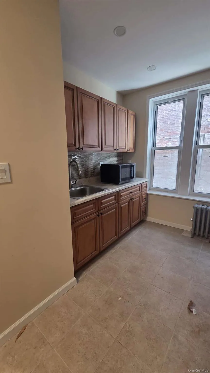 40 52nd Street, New York, NY, 2 Bedrooms Bedrooms, 5 Rooms Rooms,1 BathroomBathrooms,Residential Lease,For Rent,52nd,0,1026413 40 52nd Street, New York, NY, 2 Bedrooms Bedrooms, 5 Rooms Rooms,1 BathroomBathrooms,Residential Lease,For Rent,52nd,0,1026413
