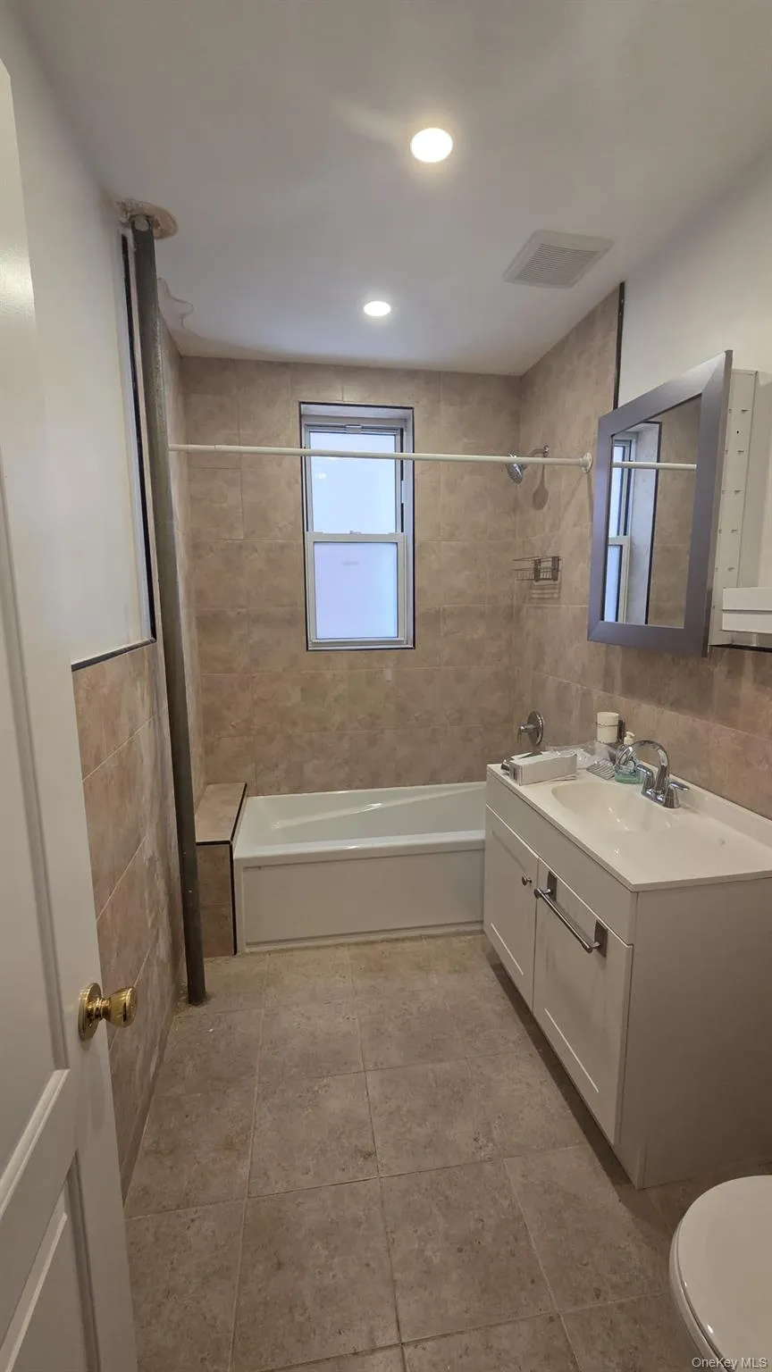 40 52nd Street, New York, NY, 2 Bedrooms Bedrooms, 5 Rooms Rooms,1 BathroomBathrooms,Residential Lease,For Rent,52nd,0,1026413 40 52nd Street, New York, NY, 2 Bedrooms Bedrooms, 5 Rooms Rooms,1 BathroomBathrooms,Residential Lease,For Rent,52nd,0,1026413