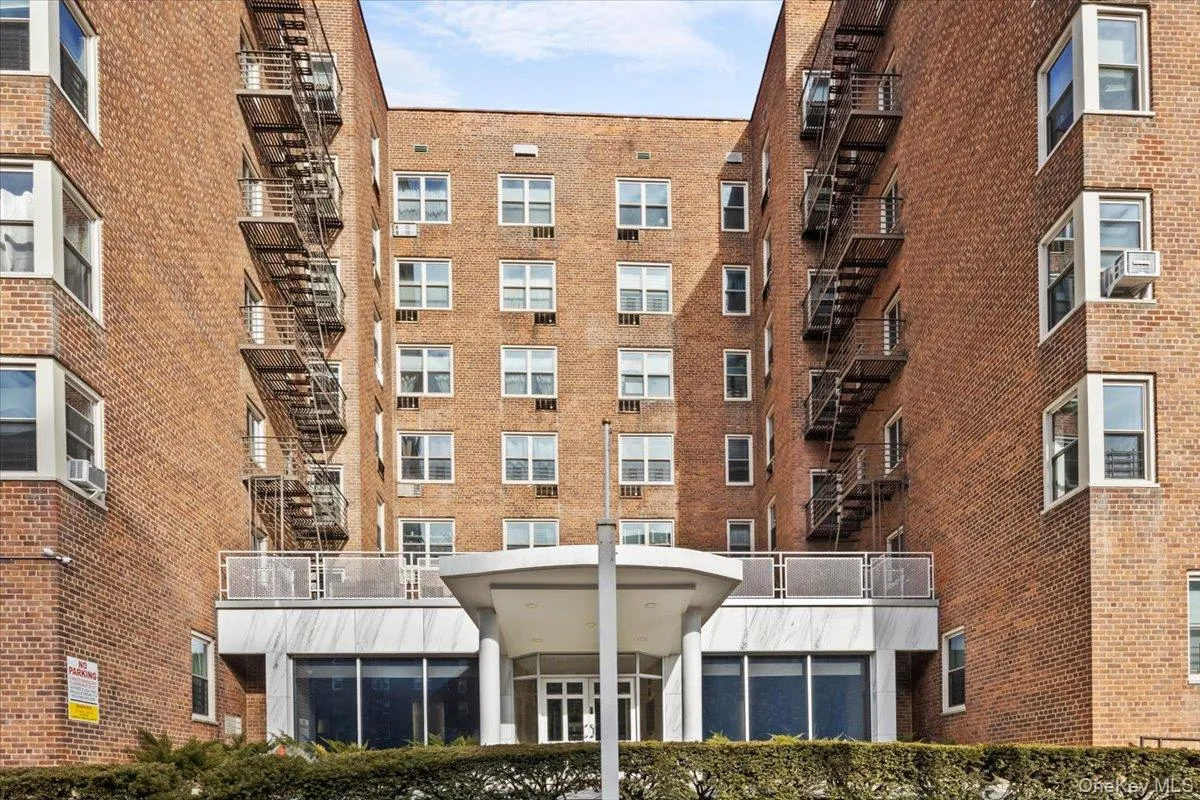 629 Kappock Street, New York, NY, 1 Bedroom Bedrooms, 3 Rooms Rooms,1 BathroomBathrooms,Residential Lease,For Rent,Kappock,0,1026414 629 Kappock Street, New York, NY, 1 Bedroom Bedrooms, 3 Rooms Rooms,1 BathroomBathrooms,Residential Lease,For Rent,Kappock,0,1026414