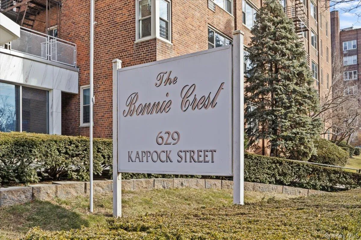 629 Kappock Street, New York, NY, 1 Bedroom Bedrooms, 3 Rooms Rooms,1 BathroomBathrooms,Residential Lease,For Rent,Kappock,0,1026414 629 Kappock Street, New York, NY, 1 Bedroom Bedrooms, 3 Rooms Rooms,1 BathroomBathrooms,Residential Lease,For Rent,Kappock,0,1026414