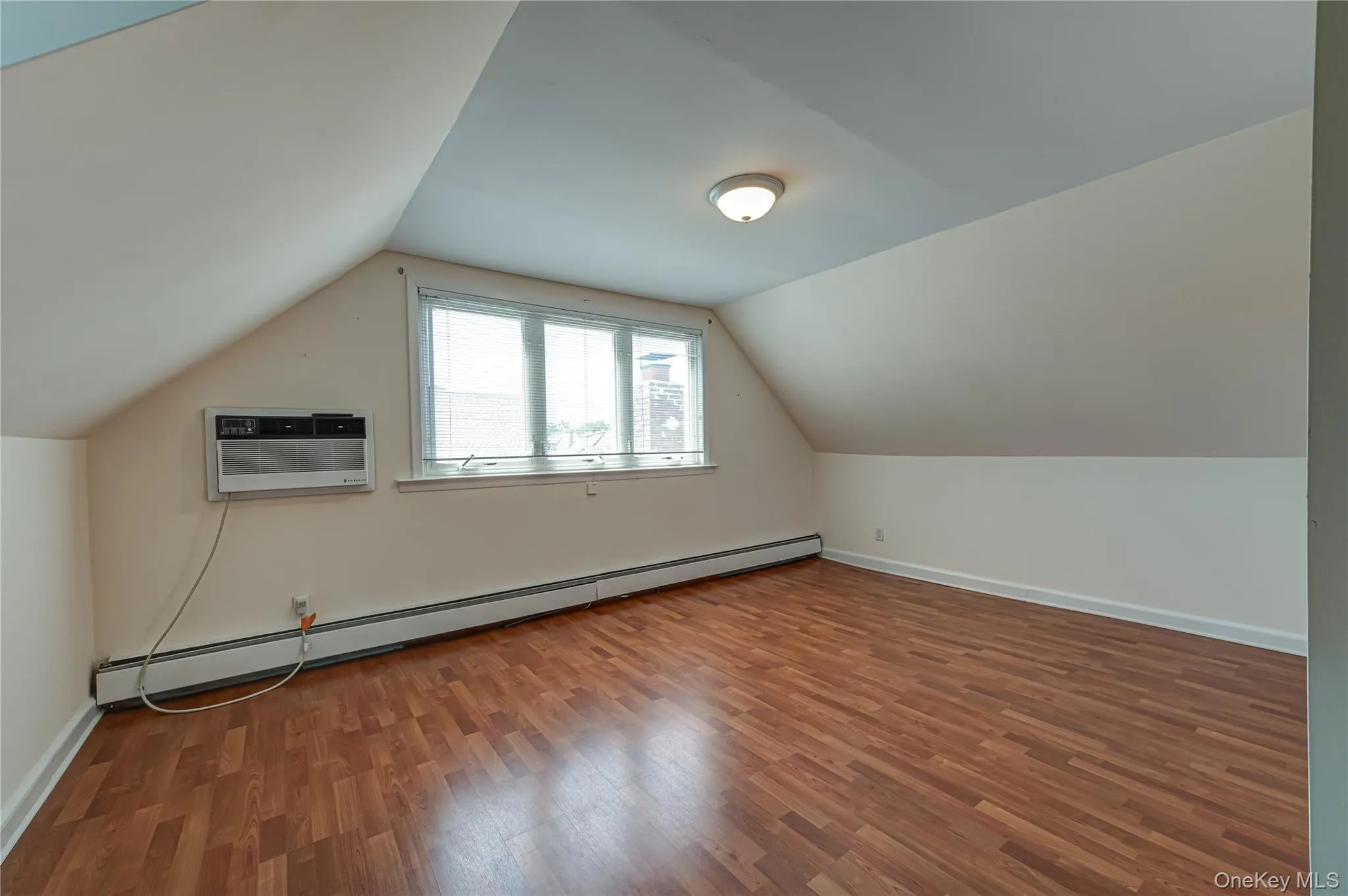 2nd Bedroom 2nd Bedroom