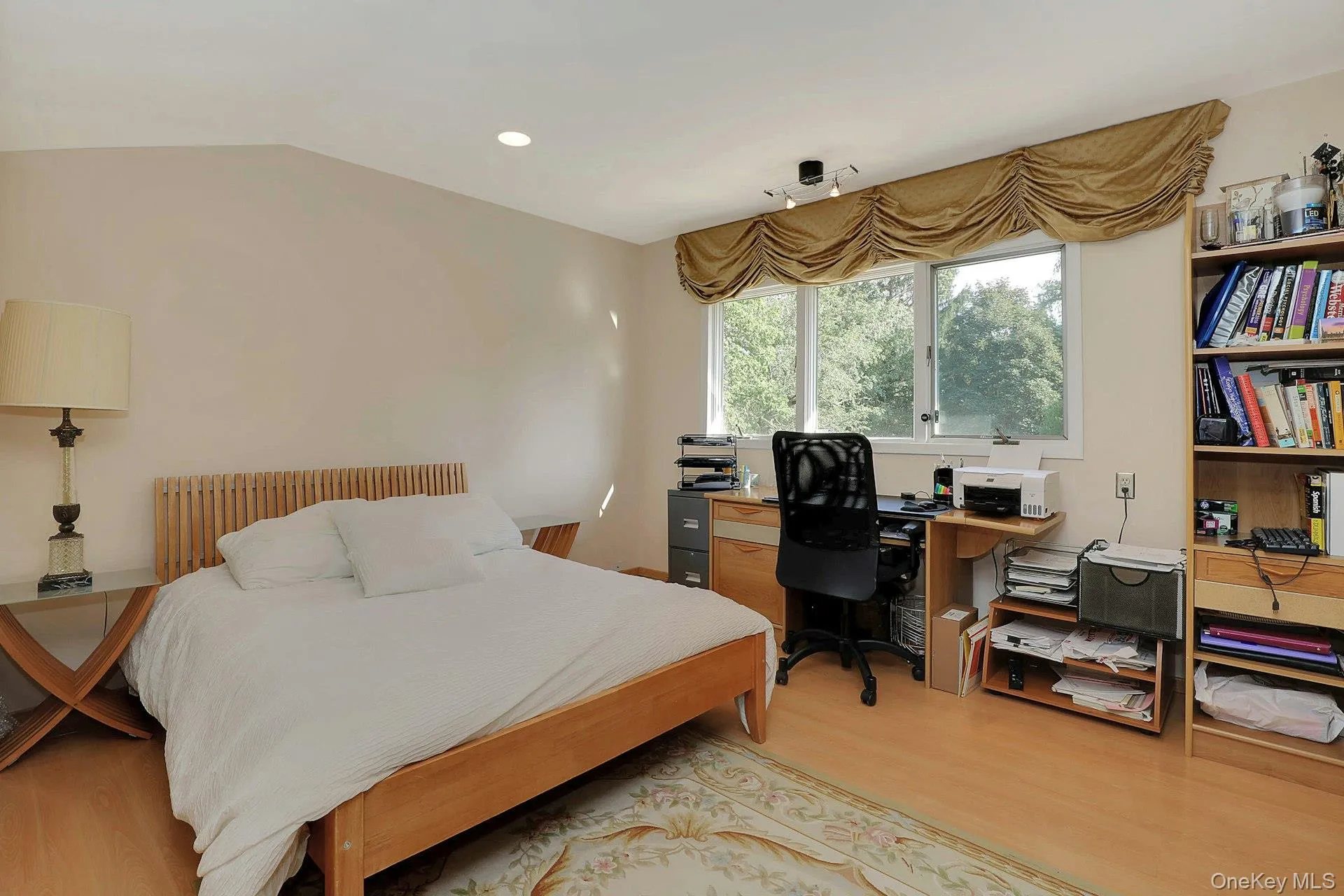 650 Bryant Avenue, North Hempstead, NY, 6 Bedrooms Bedrooms, 9 Rooms Rooms,4 BathroomsBathrooms,Residential,For Rent,Bryant,0,1026425 650 Bryant Avenue, North Hempstead, NY, 6 Bedrooms Bedrooms, 9 Rooms Rooms,4 BathroomsBathrooms,Residential,For Rent,Bryant,0,1026425