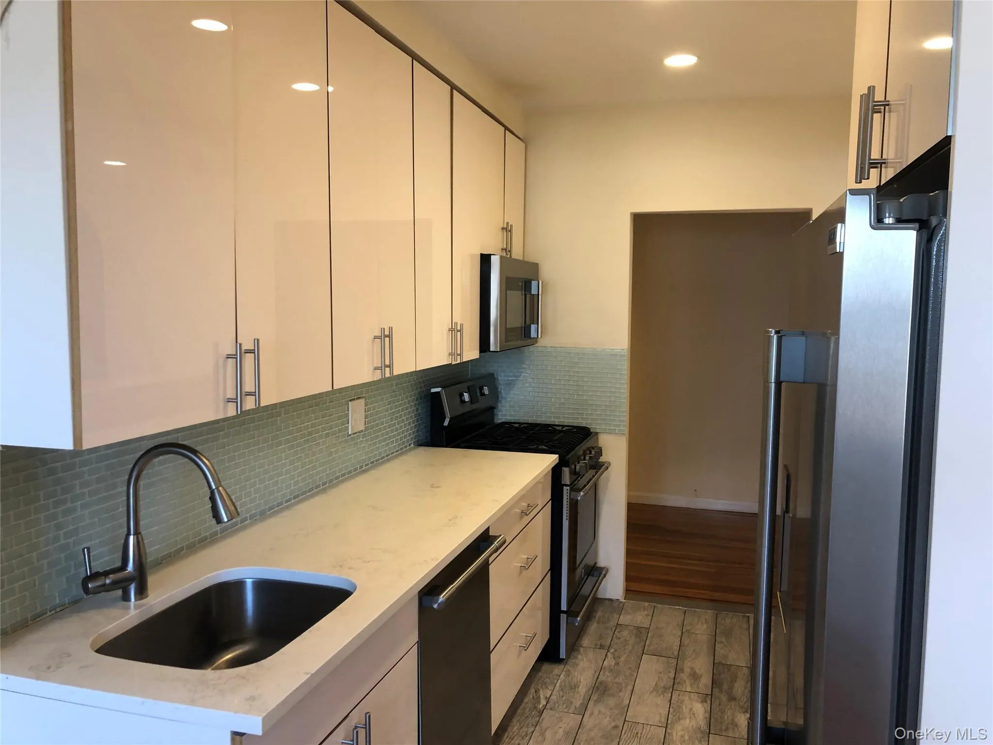 1 Broadway, White Plains, NY, 2 Bedrooms Bedrooms, 3 Rooms Rooms,1 BathroomBathrooms,Residential Lease,For Rent,Broadway,0,1026433 1 Broadway, White Plains, NY, 2 Bedrooms Bedrooms, 3 Rooms Rooms,1 BathroomBathrooms,Residential Lease,For Rent,Broadway,0,1026433