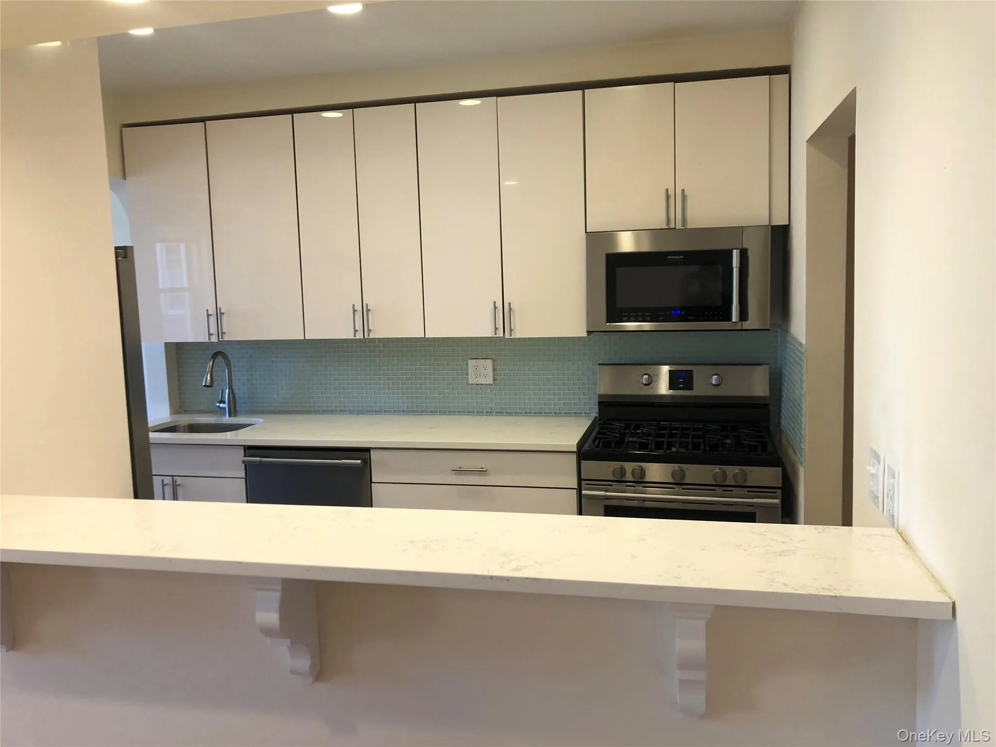 1 Broadway, White Plains, NY, 2 Bedrooms Bedrooms, 3 Rooms Rooms,1 BathroomBathrooms,Residential Lease,For Rent,Broadway,0,1026433 1 Broadway, White Plains, NY, 2 Bedrooms Bedrooms, 3 Rooms Rooms,1 BathroomBathrooms,Residential Lease,For Rent,Broadway,0,1026433