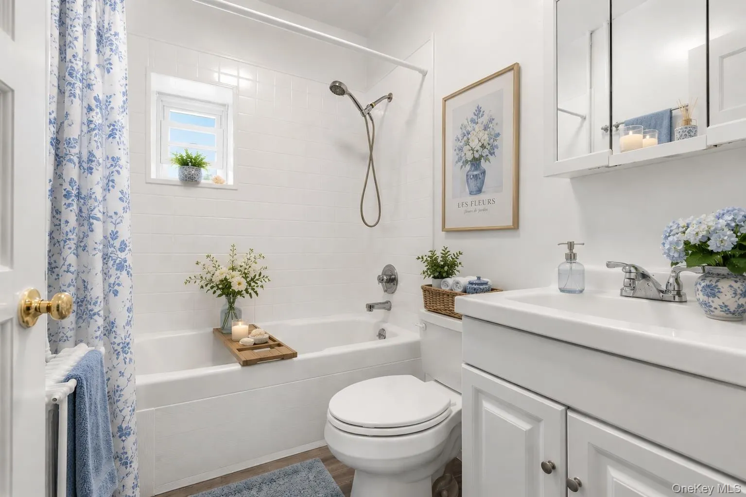 Virtually Staged. This light and bright bathroom is a lovely oasis to wind away the day. Virtually Staged. This light and bright bathroom is a lovely oasis to wind away the day.