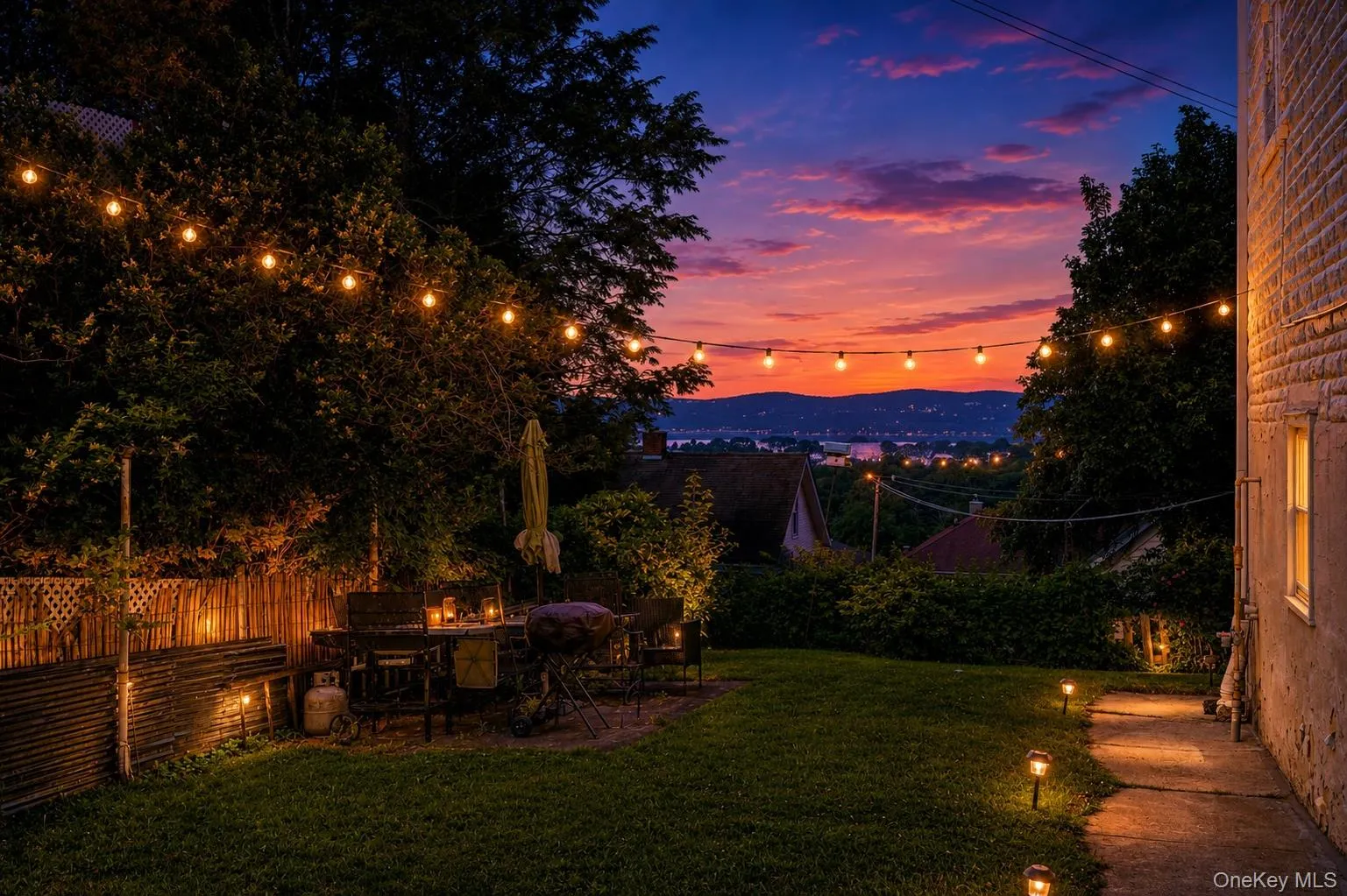Virtually Staged. Stunning sunsets and views of the Hudson River and Tappan Zee Bridge. Virtually Staged. Stunning sunsets and views of the Hudson River and Tappan Zee Bridge.