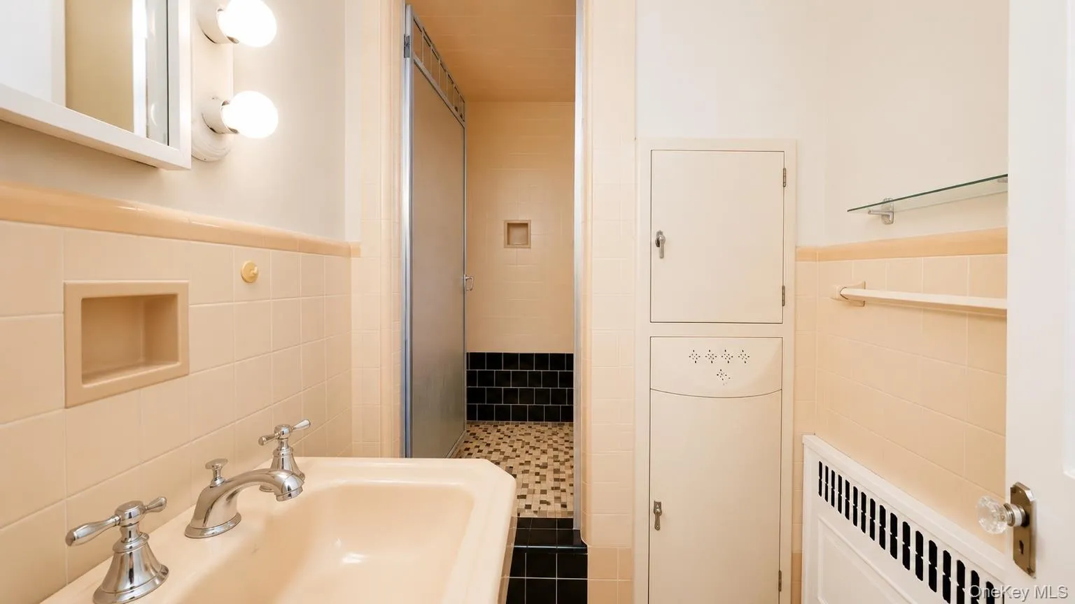 2305 Coventry Road, Hempstead, NY, 3 Bedrooms Bedrooms, 8 Rooms Rooms,1 BathroomBathrooms,Residential,For Rent,Coventry,0,1026444 2305 Coventry Road, Hempstead, NY, 3 Bedrooms Bedrooms, 8 Rooms Rooms,1 BathroomBathrooms,Residential,For Rent,Coventry,0,1026444