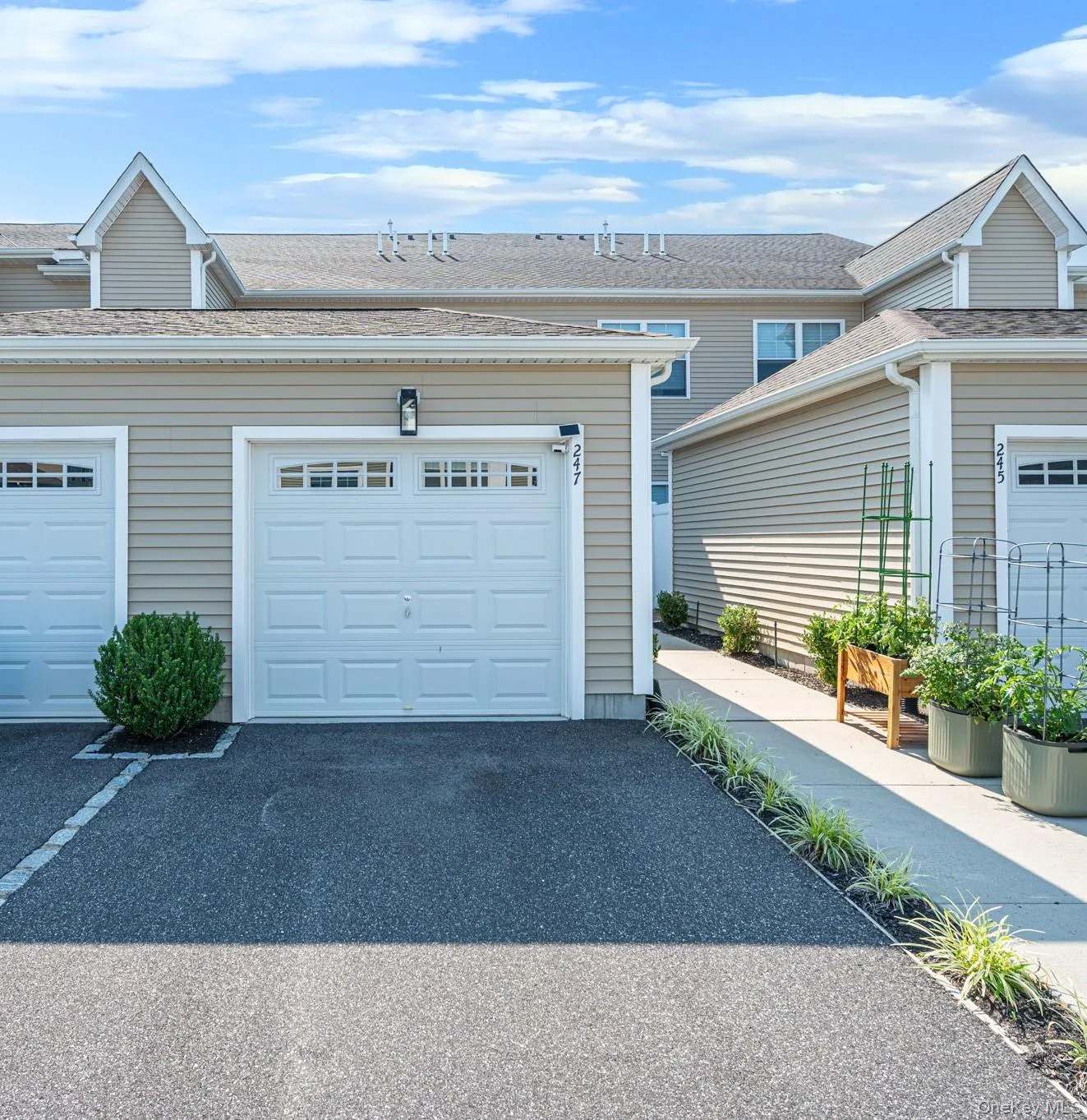 247 Silver Timber Drive, Brookhaven, NY, 2 Bedrooms Bedrooms, 5 Rooms Rooms,2 BathroomsBathrooms,Residential Lease,For Rent,Silver Timber,0,1026445 247 Silver Timber Drive, Brookhaven, NY, 2 Bedrooms Bedrooms, 5 Rooms Rooms,2 BathroomsBathrooms,Residential Lease,For Rent,Silver Timber,0,1026445