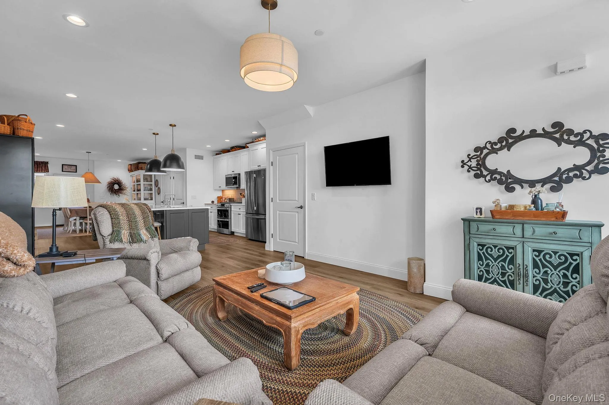 247 Silver Timber Drive, Brookhaven, NY, 2 Bedrooms Bedrooms, 5 Rooms Rooms,2 BathroomsBathrooms,Residential Lease,For Rent,Silver Timber,0,1026445 247 Silver Timber Drive, Brookhaven, NY, 2 Bedrooms Bedrooms, 5 Rooms Rooms,2 BathroomsBathrooms,Residential Lease,For Rent,Silver Timber,0,1026445