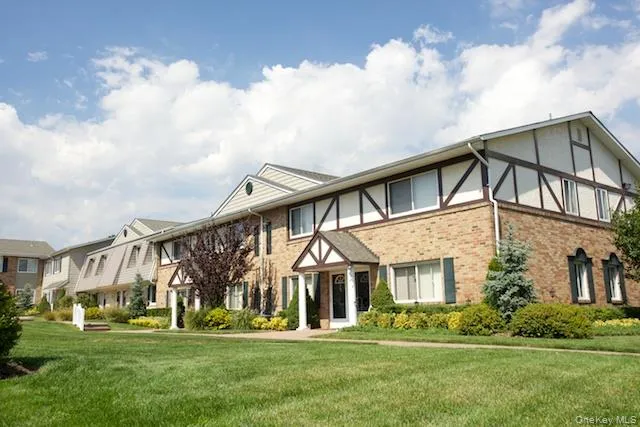 95 Moonlight Walk, Islip, NY, 1 Bedroom Bedrooms, 4 Rooms Rooms,1 BathroomBathrooms,Residential Lease,For Rent,Moonlight,0,1026448 95 Moonlight Walk, Islip, NY, 1 Bedroom Bedrooms, 4 Rooms Rooms,1 BathroomBathrooms,Residential Lease,For Rent,Moonlight,0,1026448