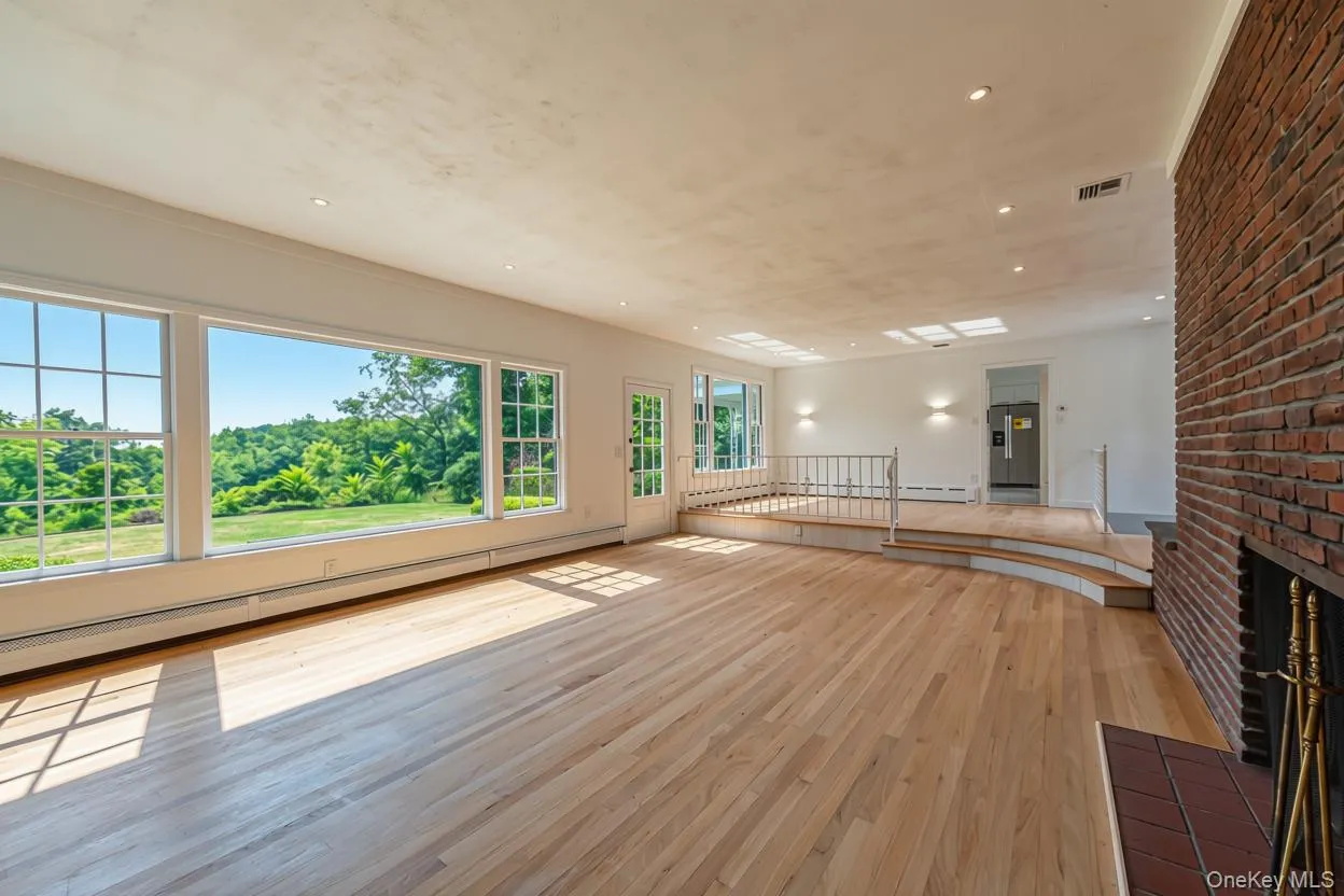 3 South Run, Huntington, NY, 5 Bedrooms Bedrooms, 10 Rooms Rooms,3 BathroomsBathrooms,Residential,For Rent,South,0,1026452 3 South Run, Huntington, NY, 5 Bedrooms Bedrooms, 10 Rooms Rooms,3 BathroomsBathrooms,Residential,For Rent,South,0,1026452