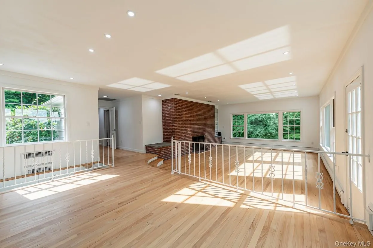 3 South Run, Huntington, NY, 5 Bedrooms Bedrooms, 10 Rooms Rooms,3 BathroomsBathrooms,Residential,For Rent,South,0,1026452 3 South Run, Huntington, NY, 5 Bedrooms Bedrooms, 10 Rooms Rooms,3 BathroomsBathrooms,Residential,For Rent,South,0,1026452