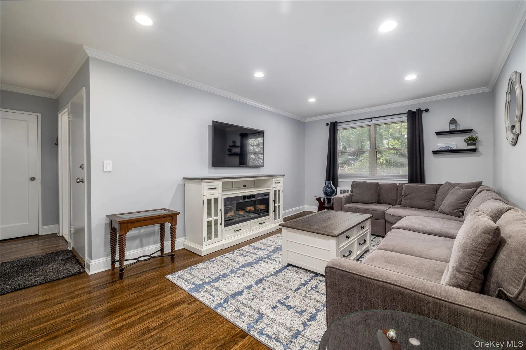 3 N. Lewis Place, Hempstead, NY, 1 Bedroom Bedrooms, 3 Rooms Rooms,1 BathroomBathrooms,Residential,For Rent,N. Lewis,0,1026454 3 N. Lewis Place, Hempstead, NY, 1 Bedroom Bedrooms, 3 Rooms Rooms,1 BathroomBathrooms,Residential,For Rent,N. Lewis,0,1026454