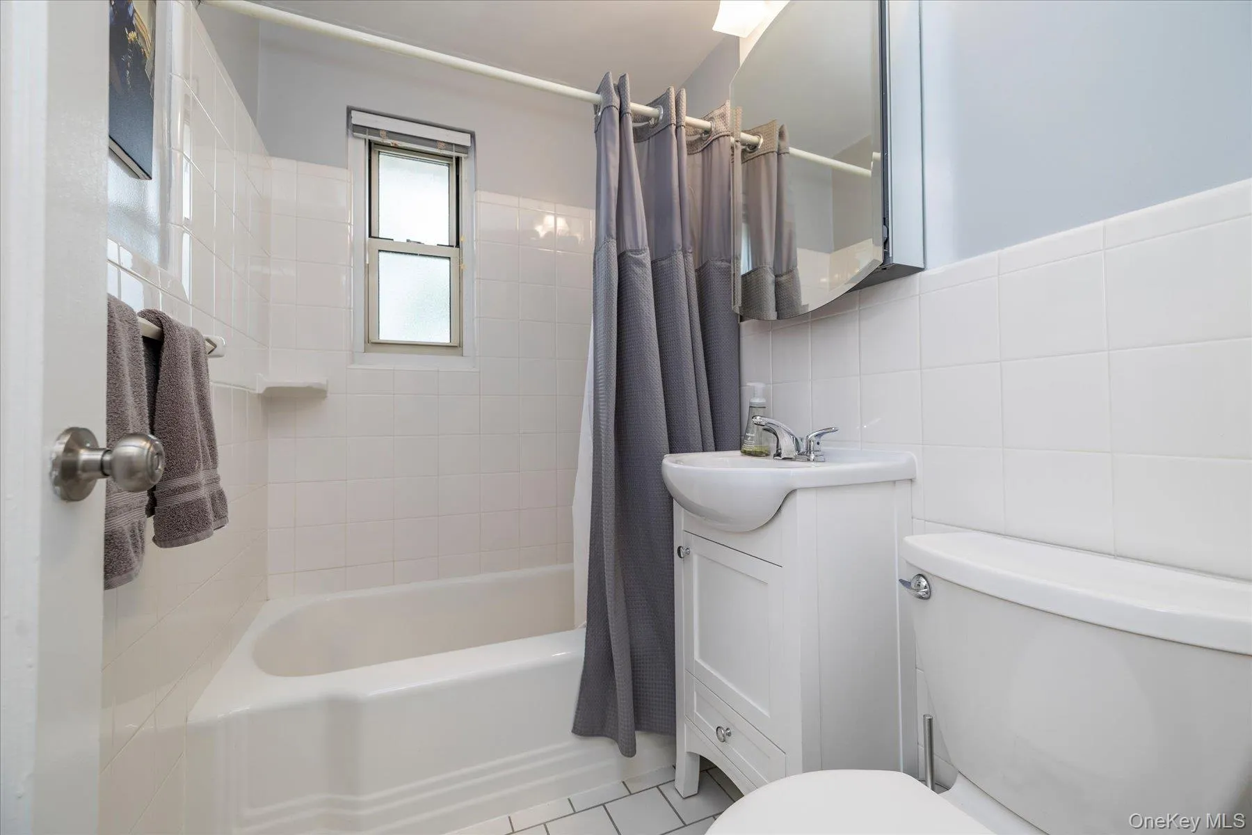 3 N. Lewis Place, Hempstead, NY, 1 Bedroom Bedrooms, 3 Rooms Rooms,1 BathroomBathrooms,Residential,For Rent,N. Lewis,0,1026454 3 N. Lewis Place, Hempstead, NY, 1 Bedroom Bedrooms, 3 Rooms Rooms,1 BathroomBathrooms,Residential,For Rent,N. Lewis,0,1026454