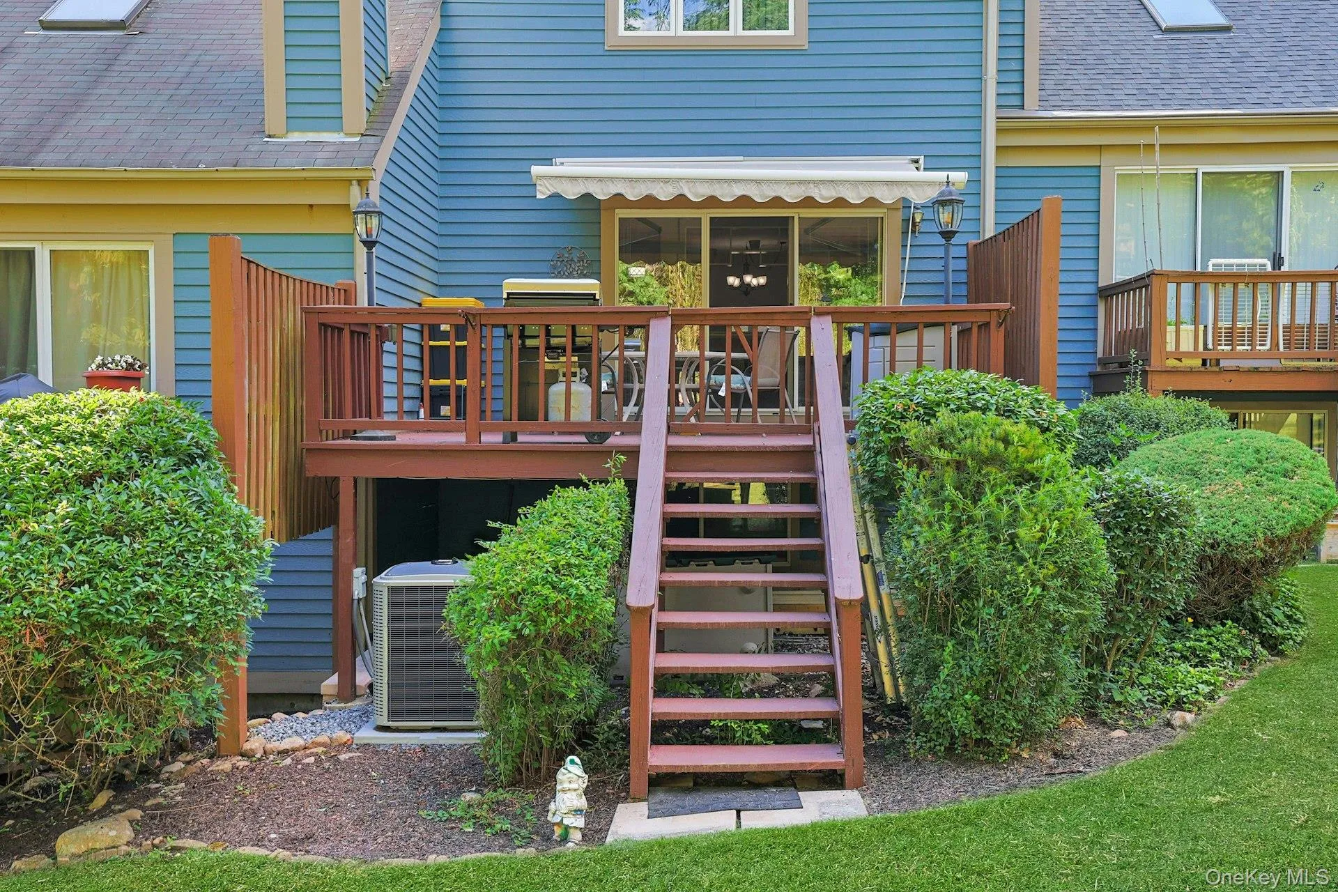 viewing this expansive deck from the backyard viewing this expansive deck from the backyard