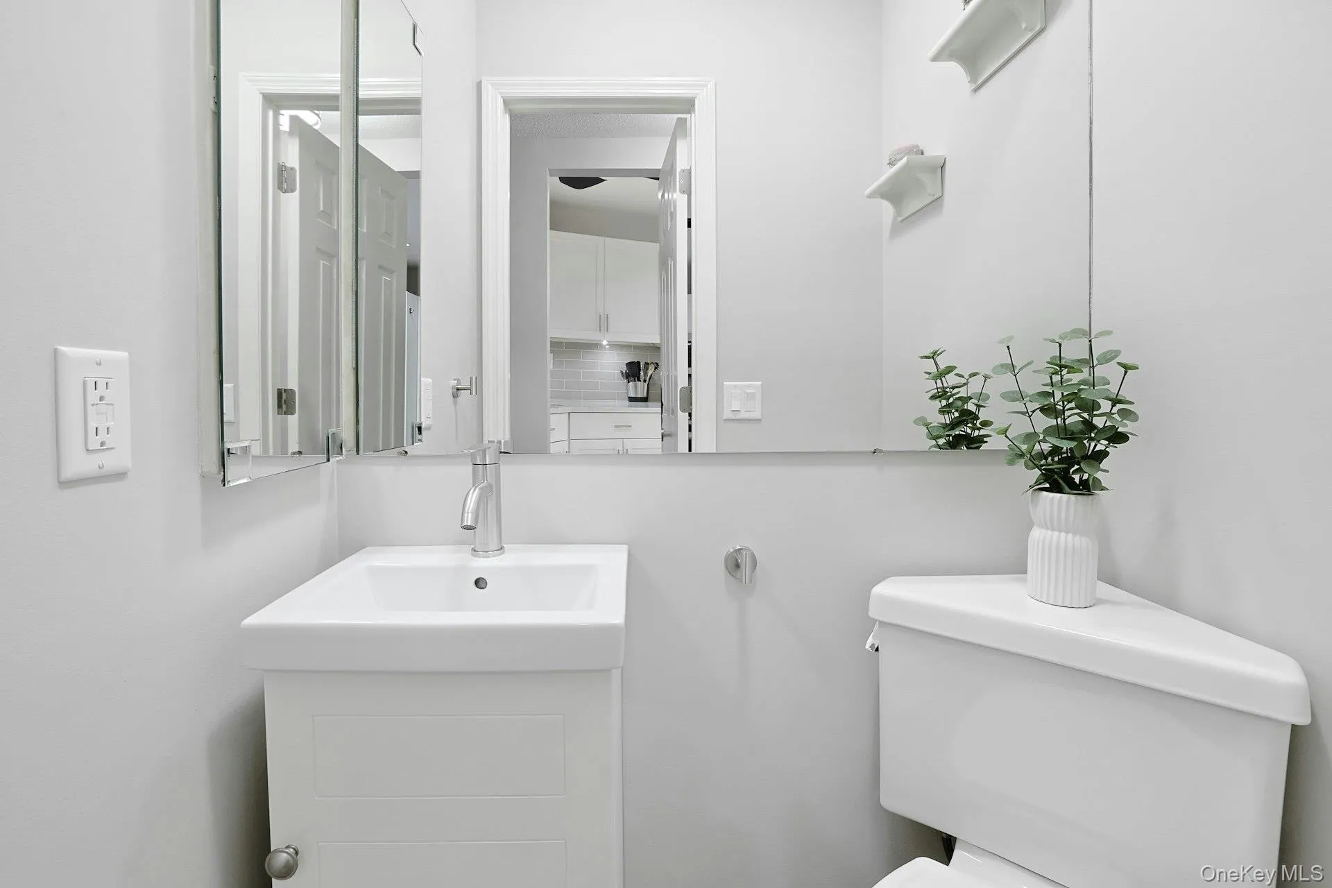 powder room on the first floor - remodeled in 2022 powder room on the first floor - remodeled in 2022
