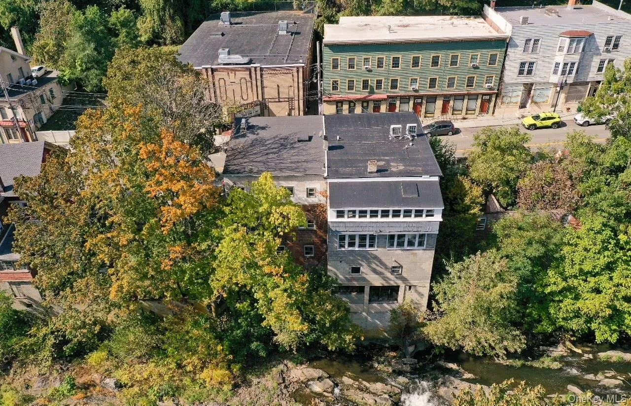 Aerial overview of property's location Aerial overview of property's location