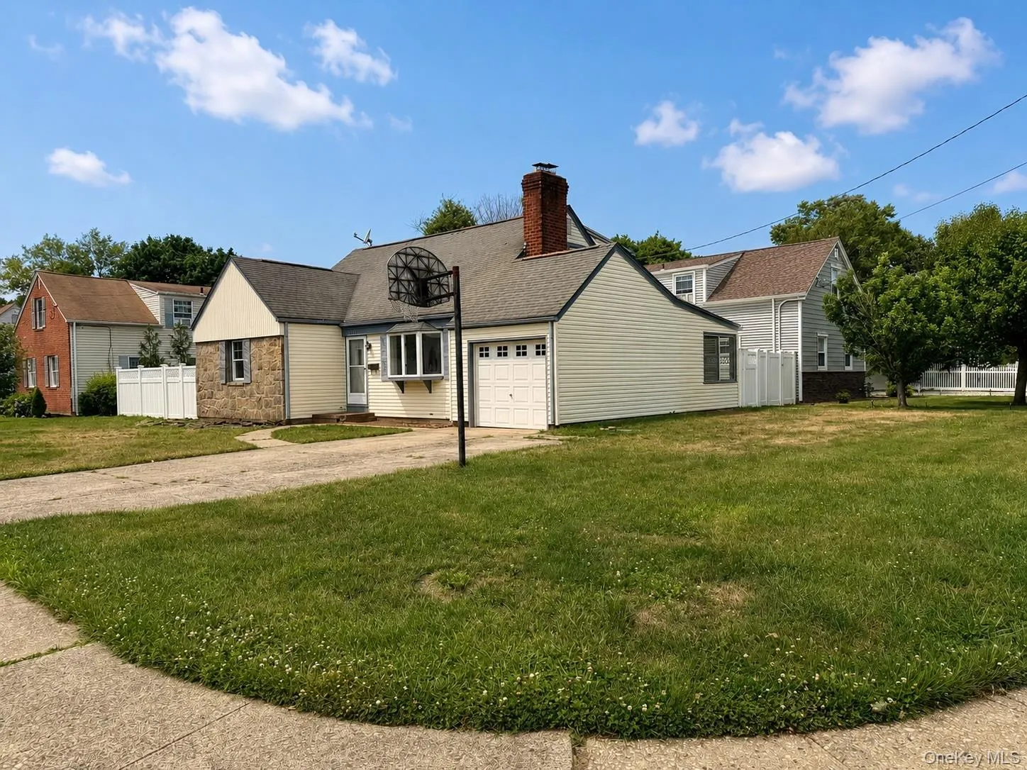 3385 Maplewood Drive, Hempstead, NY, 4 Bedrooms Bedrooms, 8 Rooms Rooms,2 BathroomsBathrooms,Residential,For Rent,Maplewood,0,1026474 3385 Maplewood Drive, Hempstead, NY, 4 Bedrooms Bedrooms, 8 Rooms Rooms,2 BathroomsBathrooms,Residential,For Rent,Maplewood,0,1026474