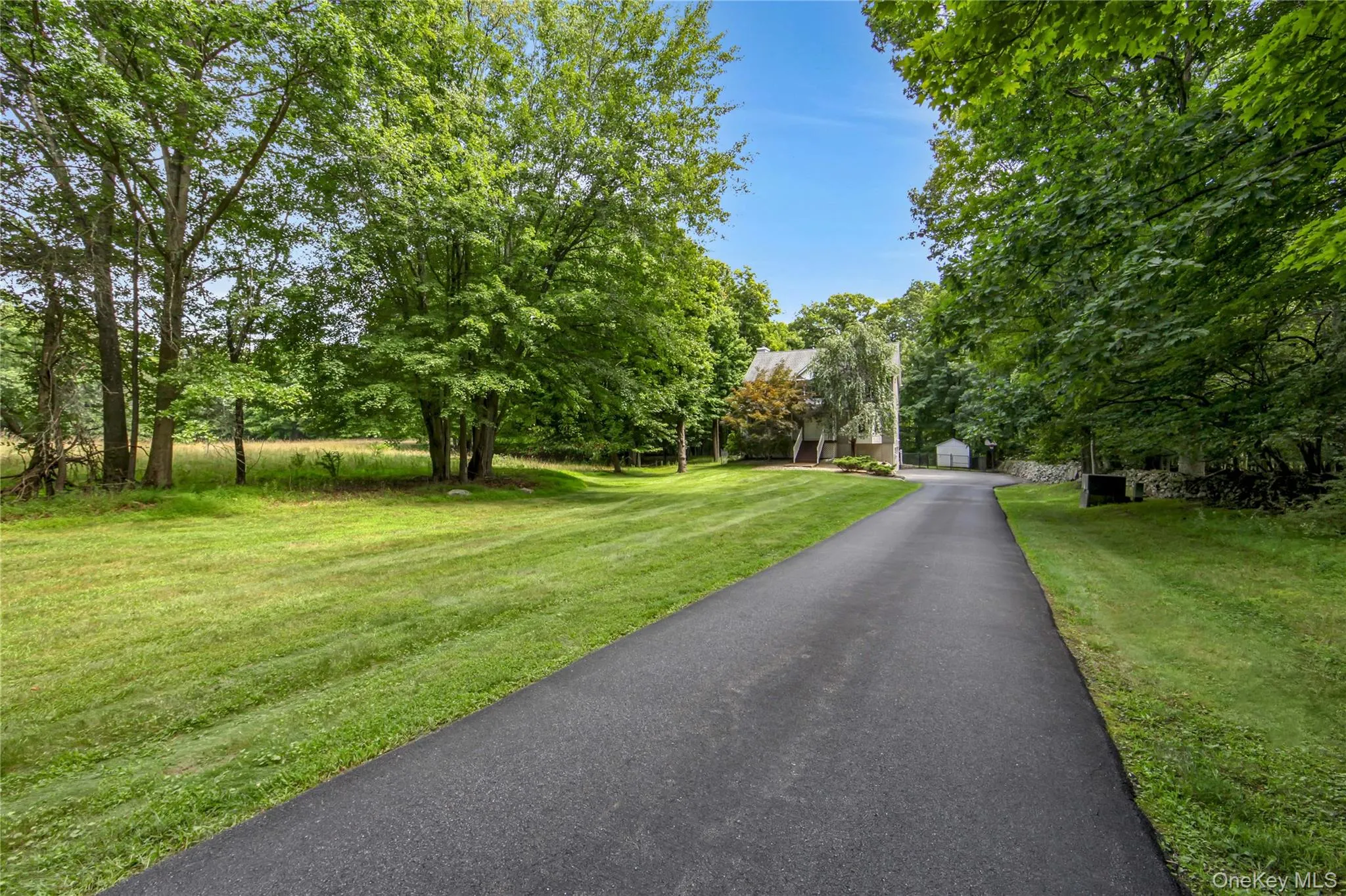driveway showing driveway showing