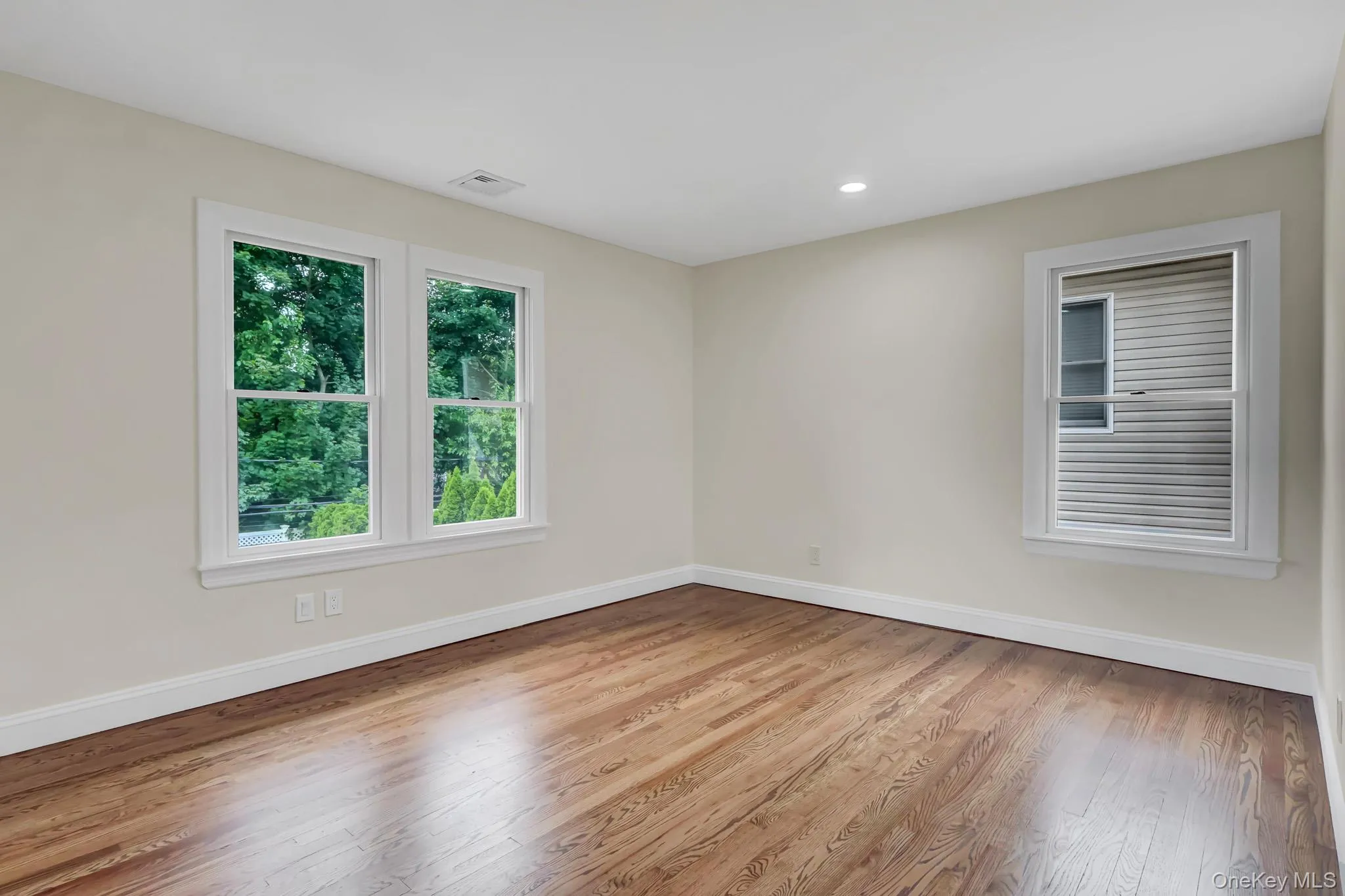 86 George Street, North Hempstead, NY, 4 Bedrooms Bedrooms, 8 Rooms Rooms,3 BathroomsBathrooms,Residential,For Rent,George,0,1026483 86 George Street, North Hempstead, NY, 4 Bedrooms Bedrooms, 8 Rooms Rooms,3 BathroomsBathrooms,Residential,For Rent,George,0,1026483