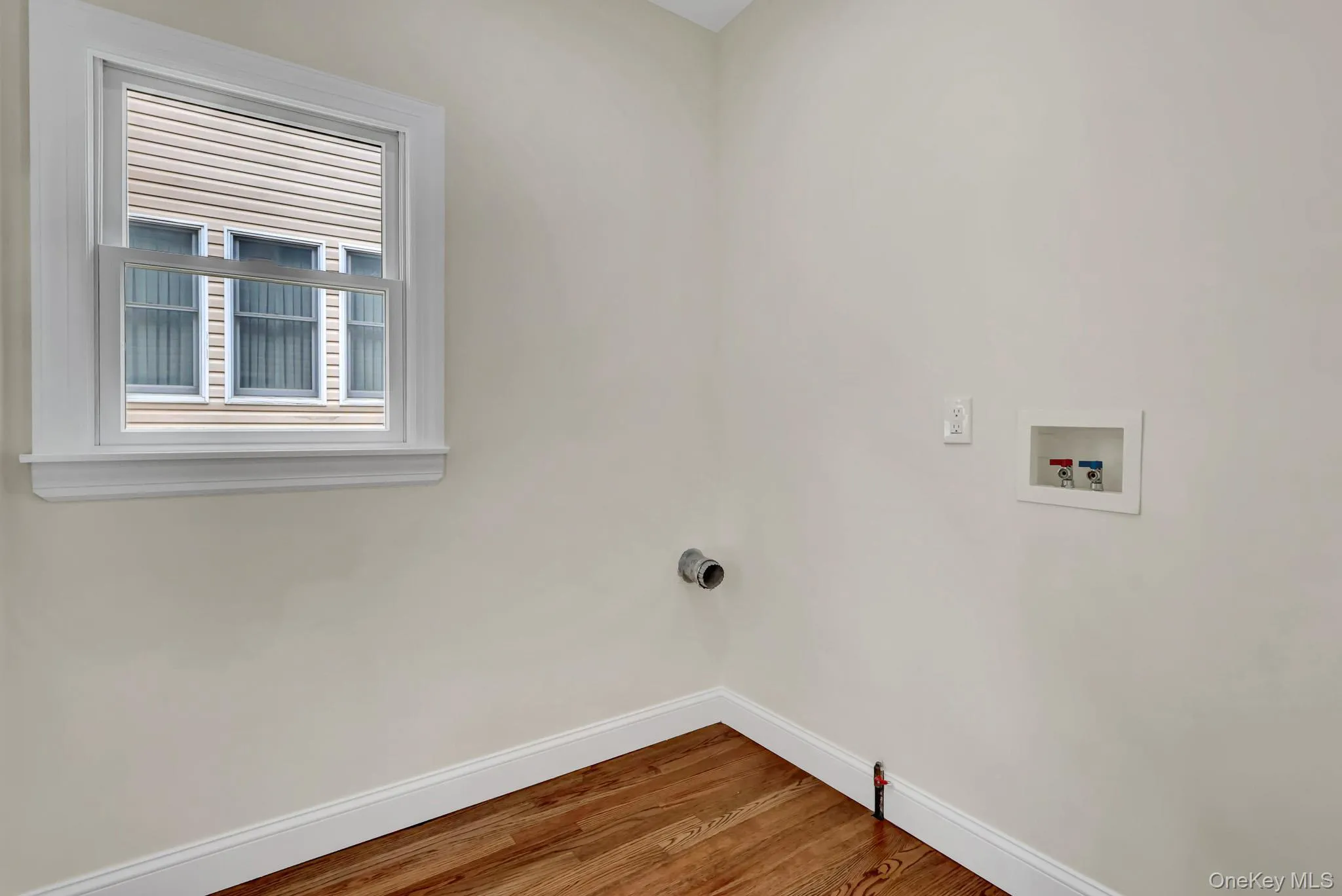 86 George Street, North Hempstead, NY, 4 Bedrooms Bedrooms, 8 Rooms Rooms,3 BathroomsBathrooms,Residential,For Rent,George,0,1026483 86 George Street, North Hempstead, NY, 4 Bedrooms Bedrooms, 8 Rooms Rooms,3 BathroomsBathrooms,Residential,For Rent,George,0,1026483