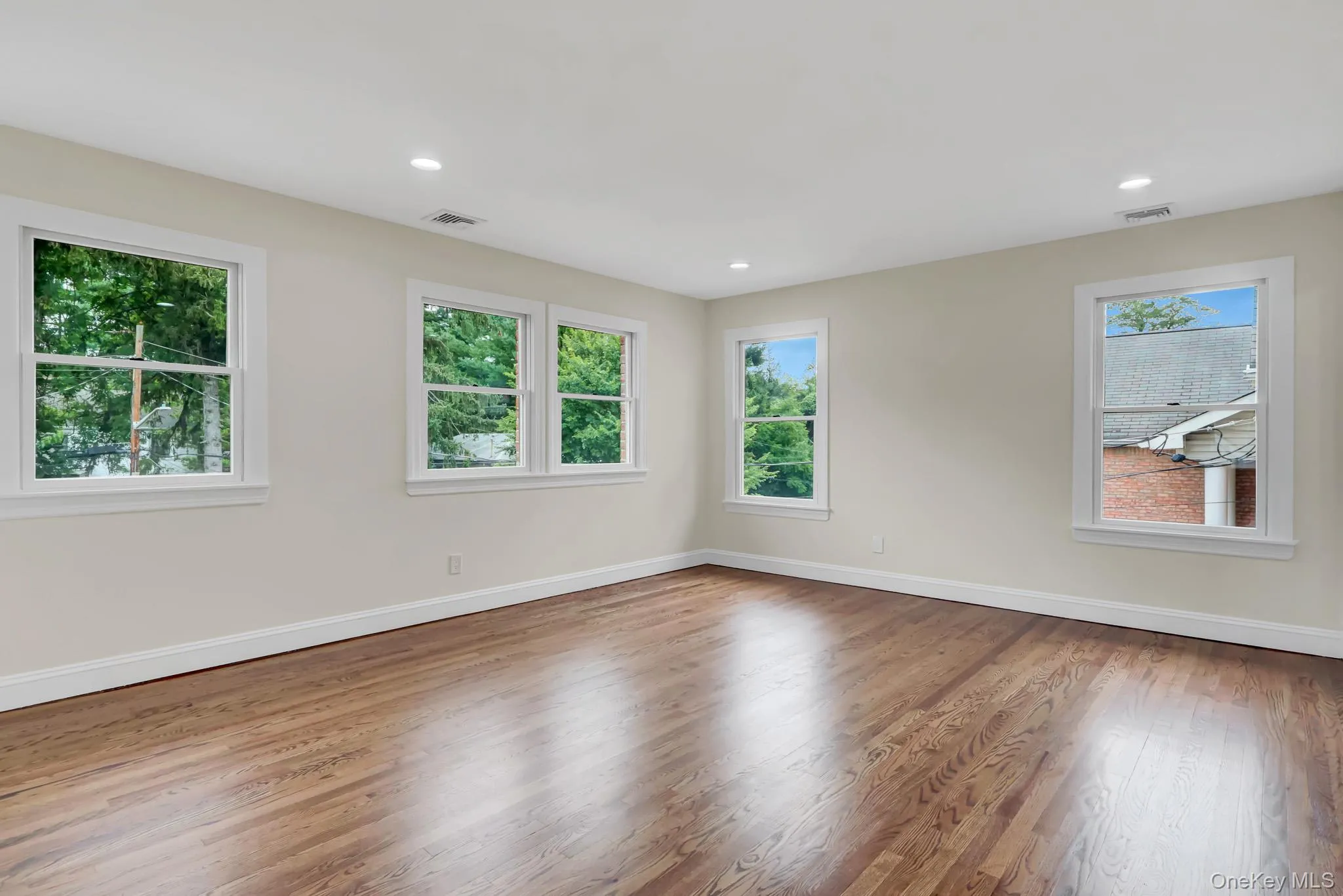 86 George Street, North Hempstead, NY, 4 Bedrooms Bedrooms, 8 Rooms Rooms,3 BathroomsBathrooms,Residential,For Rent,George,0,1026483 86 George Street, North Hempstead, NY, 4 Bedrooms Bedrooms, 8 Rooms Rooms,3 BathroomsBathrooms,Residential,For Rent,George,0,1026483
