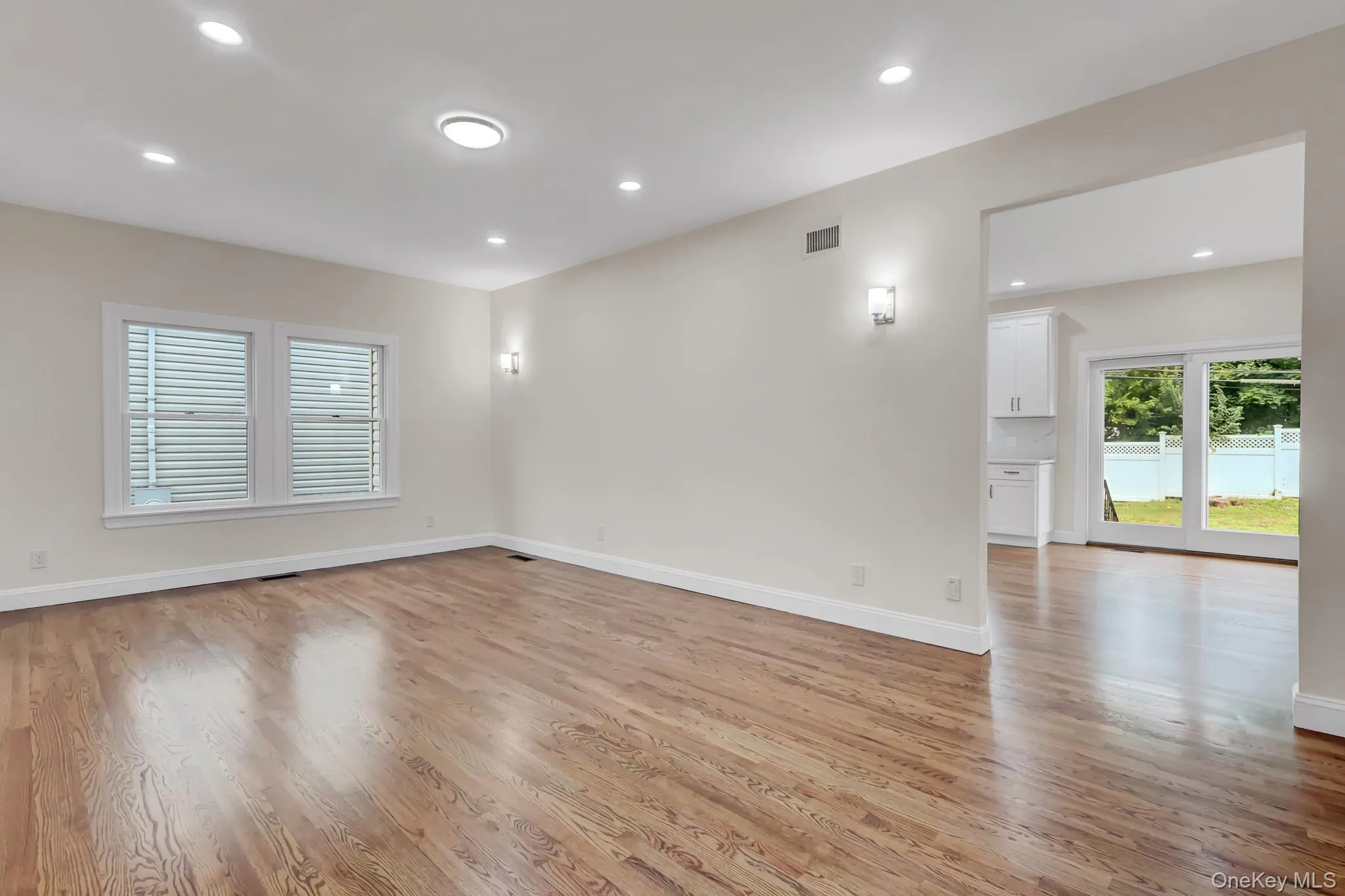 86 George Street, North Hempstead, NY, 4 Bedrooms Bedrooms, 8 Rooms Rooms,3 BathroomsBathrooms,Residential,For Rent,George,0,1026483 86 George Street, North Hempstead, NY, 4 Bedrooms Bedrooms, 8 Rooms Rooms,3 BathroomsBathrooms,Residential,For Rent,George,0,1026483